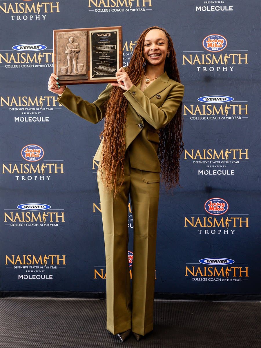Notre Dame’s Hannah Hidalgo is the Naismith Defensive Player of the Year