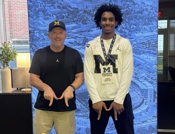 Fast-rising 2027 in-state RB target locks in official visit to Michigan