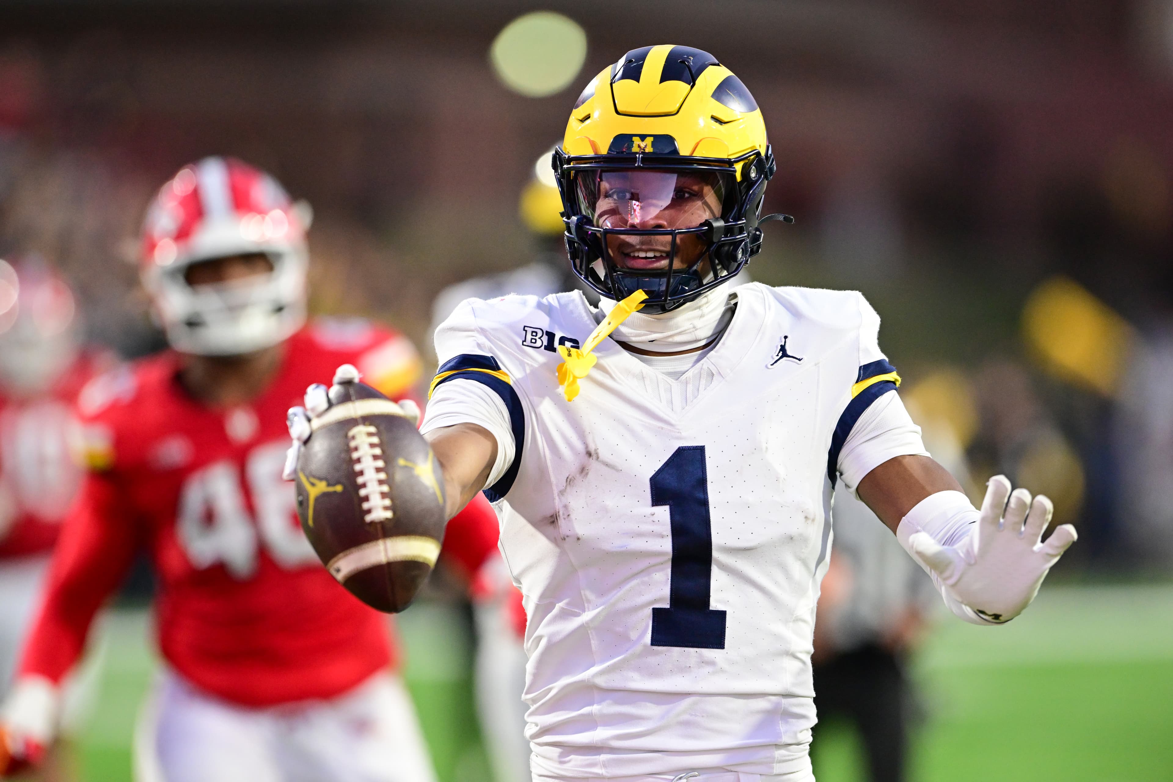 Michigan Football WR Donaven McCulley signed by Miami Dolphins