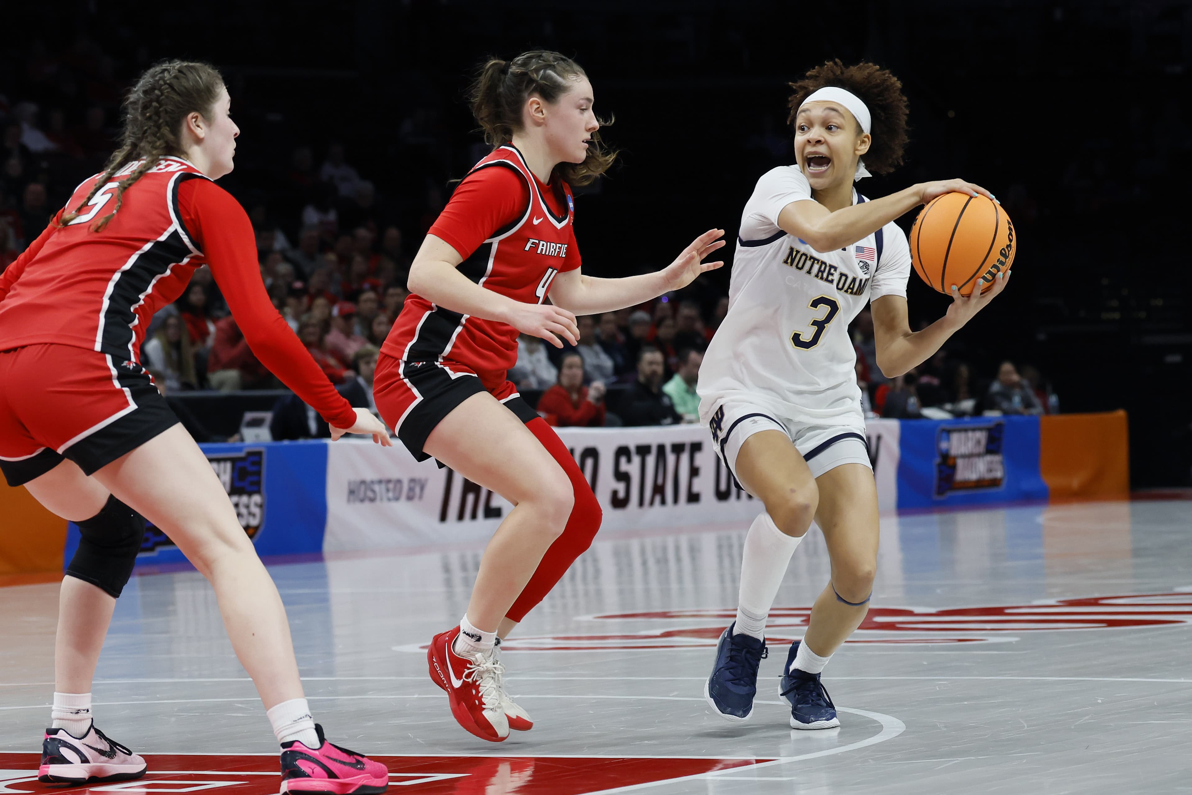 NCAA TOURNAMENT: Notre Dame takes care of Farfield, 79-60