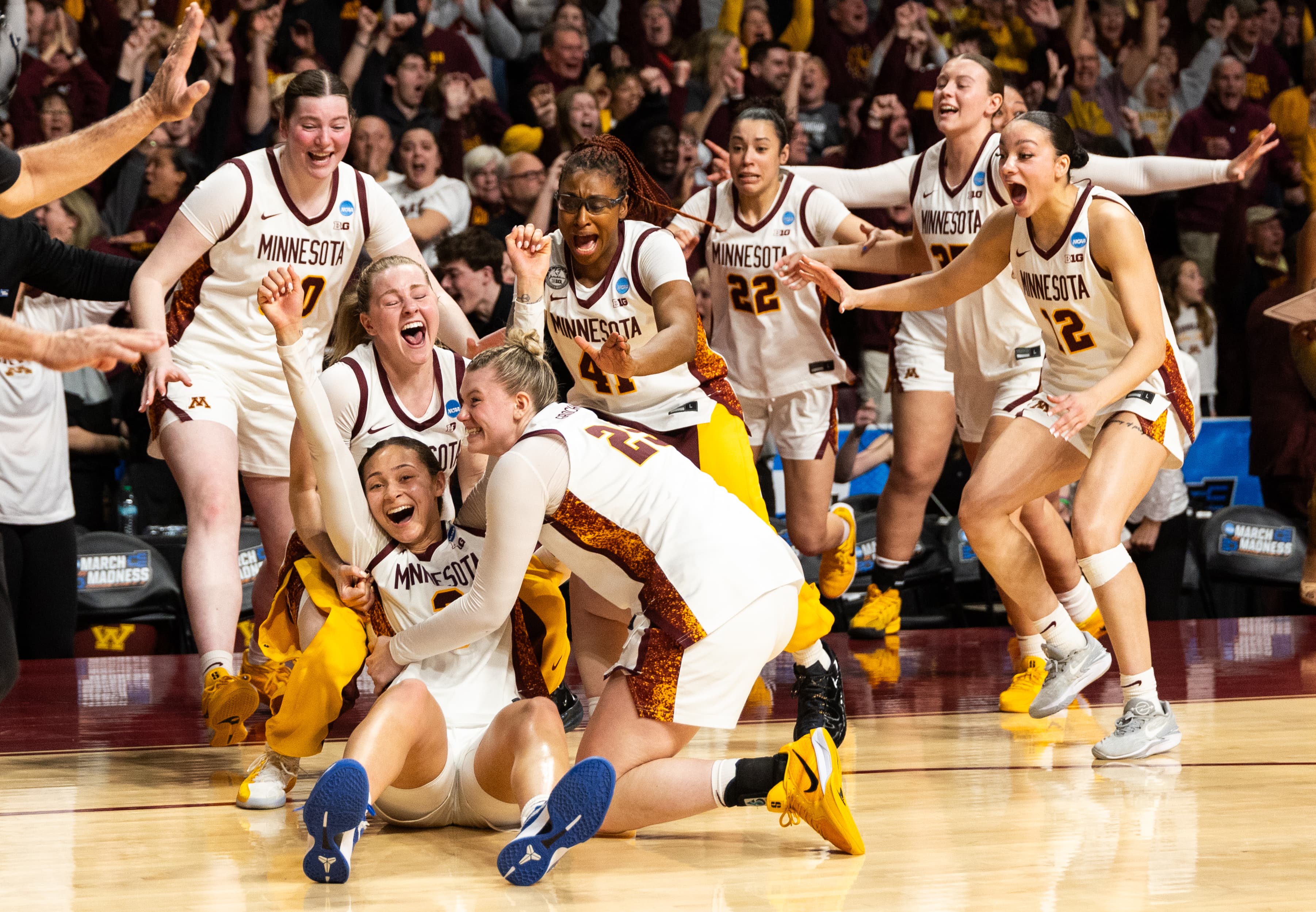 An emotional overtime, a game-winner, missed free throws, blowouts and a 40-ball headline second-round NCAA Tournament action