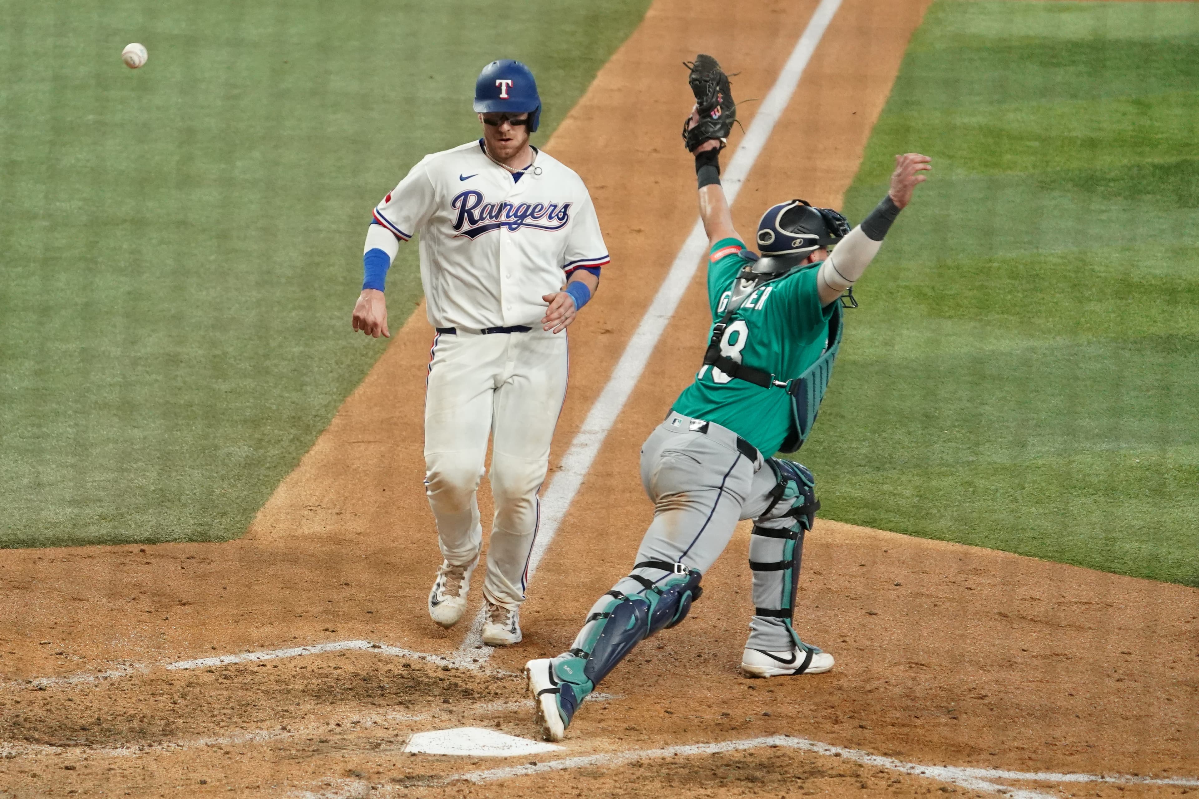Mariners go off script, fall to 4-9 in shutout loss to Rangers