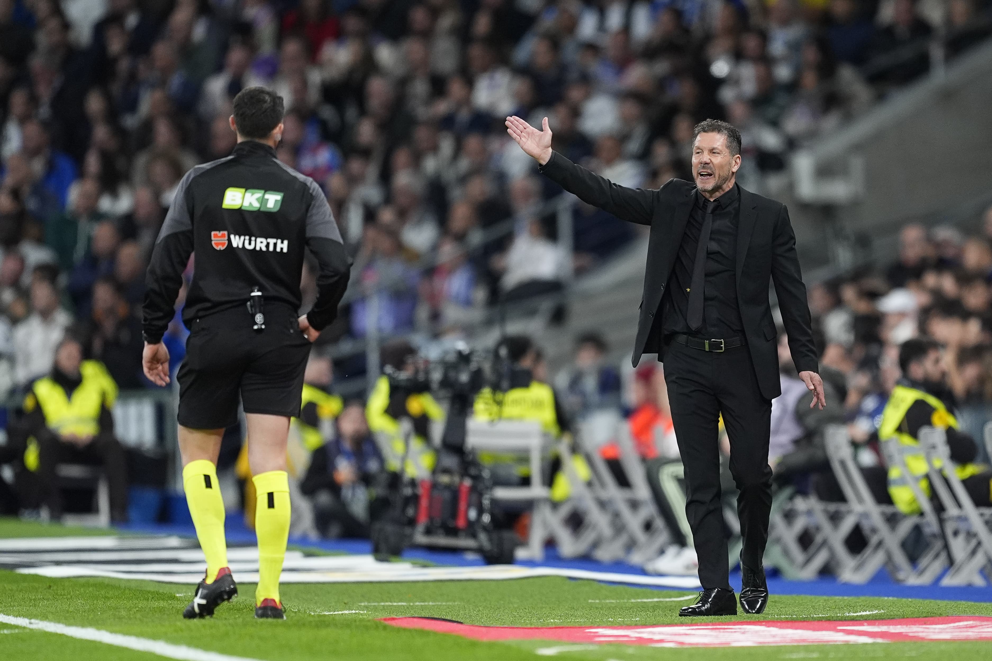 Simeone laments Atlético “mistakes” in controversy-riddled derby loss