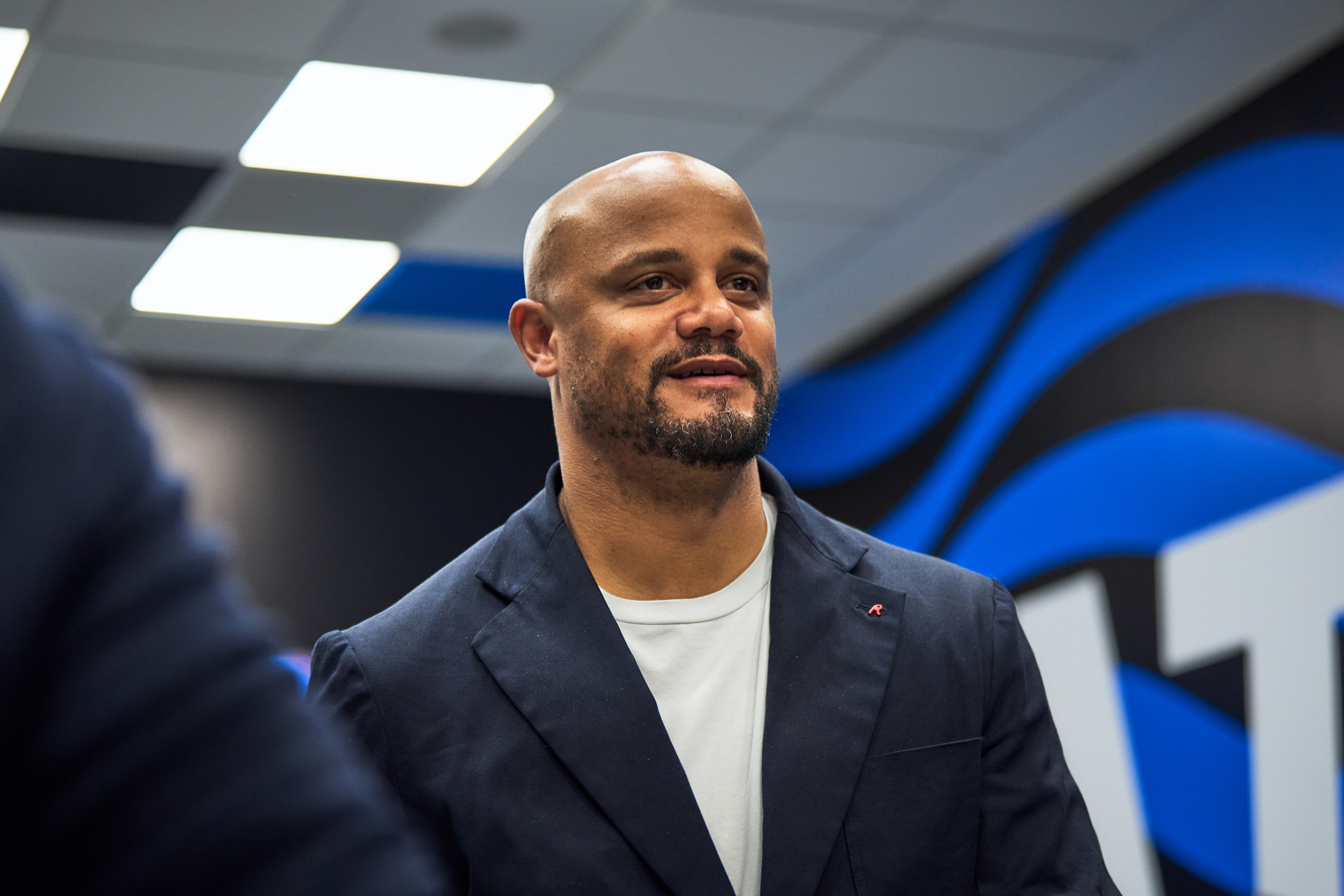 New Headline: "Bayern Munich's Vincent Kompany Surprises Fans as Rarely Seen Oddball Coach