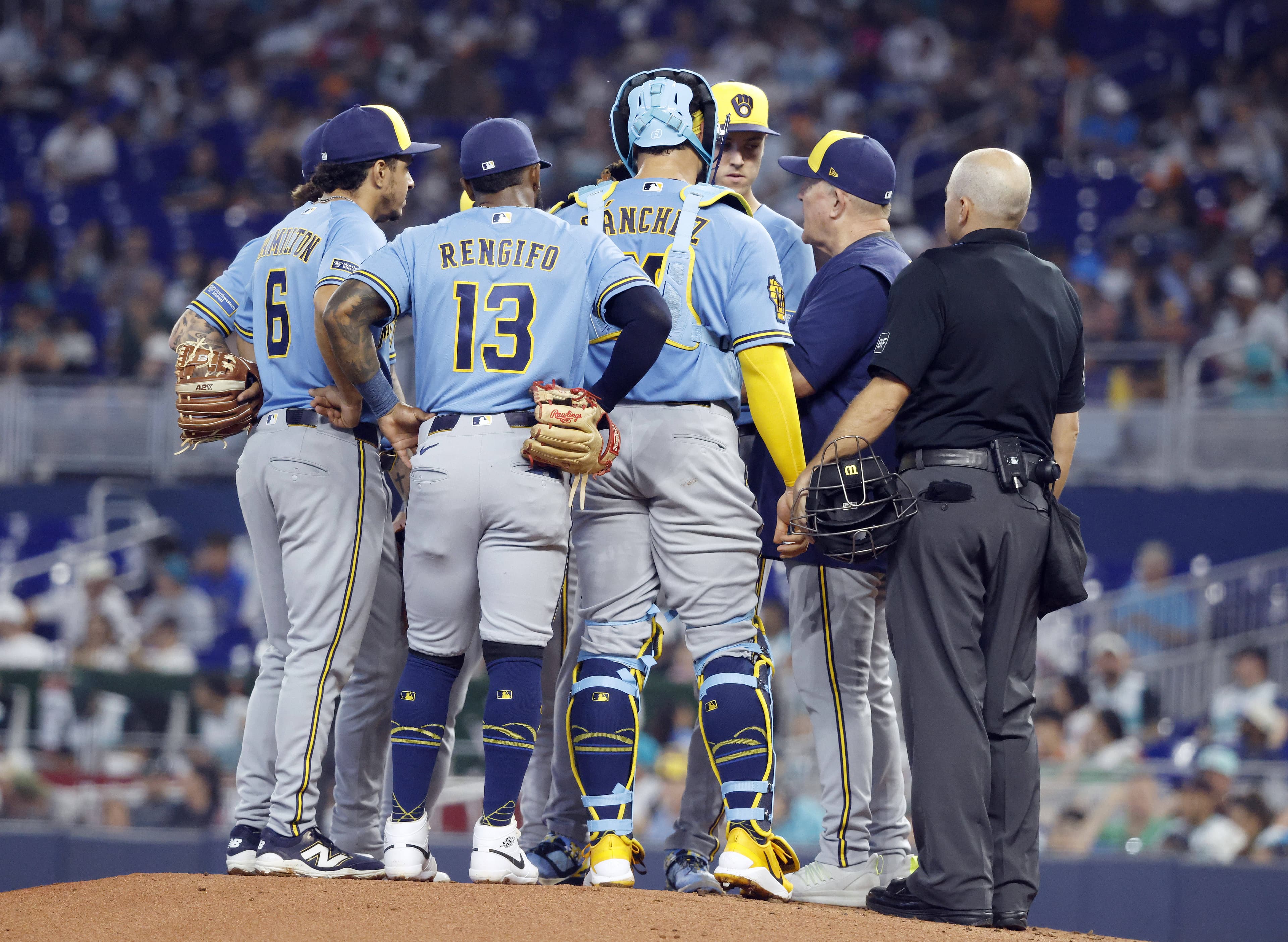 Brewers can’t complete sweep as Marlins hold off Crew, 5-3