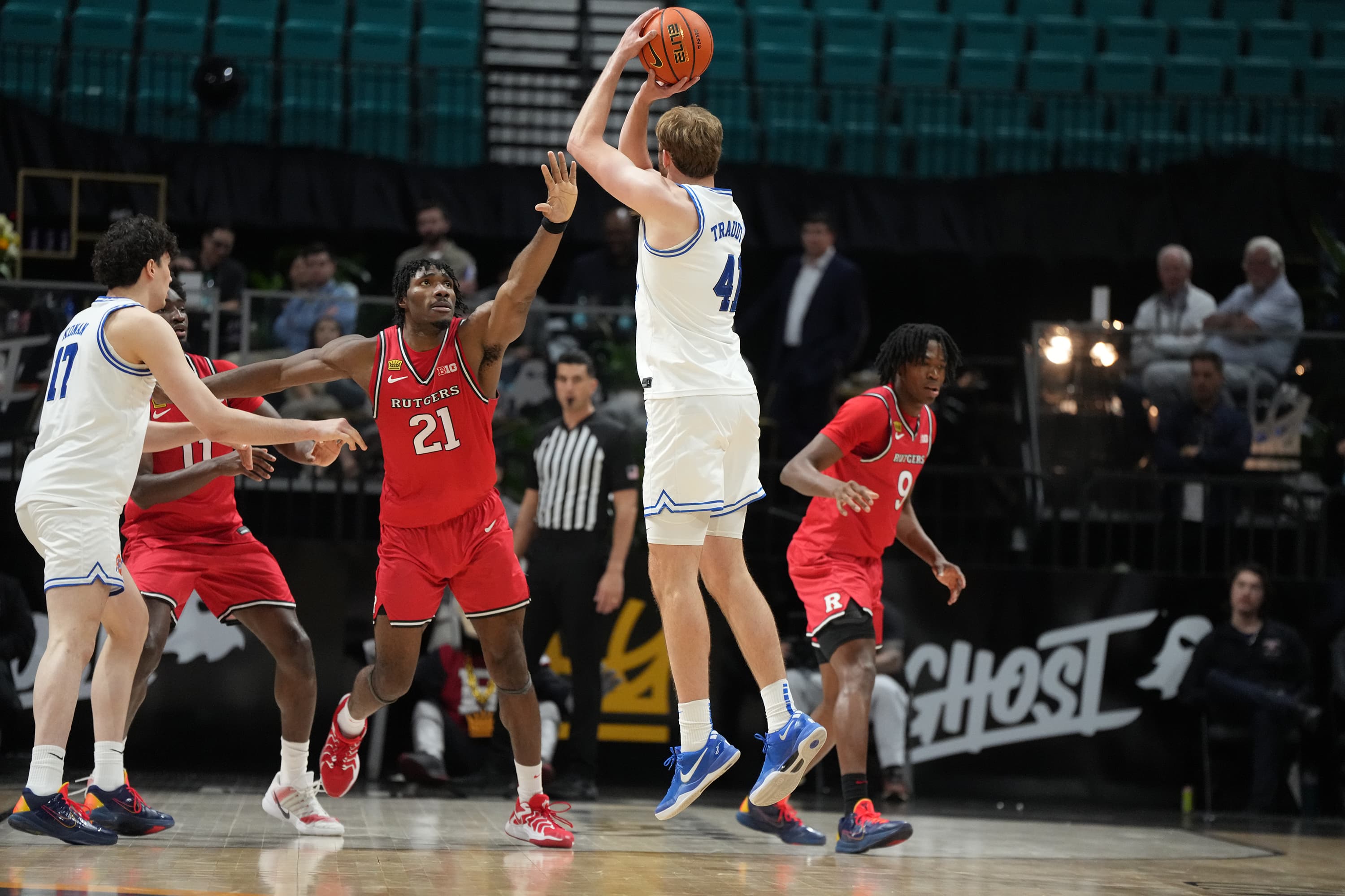 Offensive Struggles Plague Rutgers in College Basketball Crown Loss to Creighton