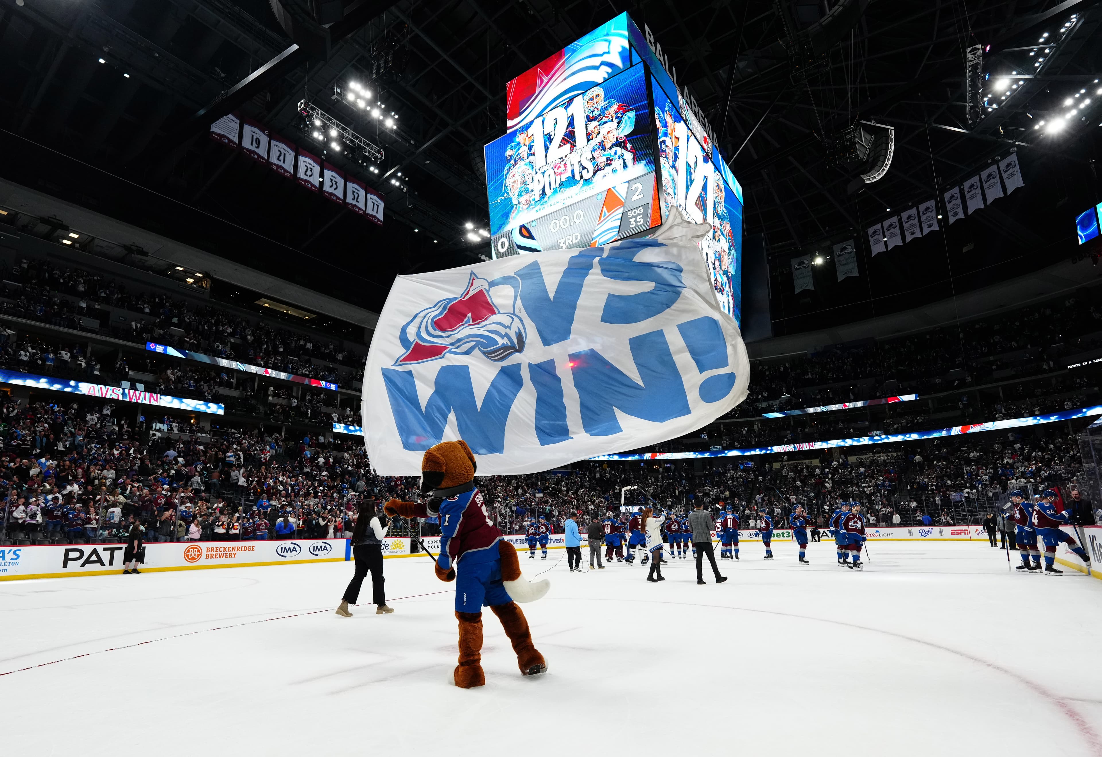 Recap: Colorado blanks Seattle 2-0 in regular season finale