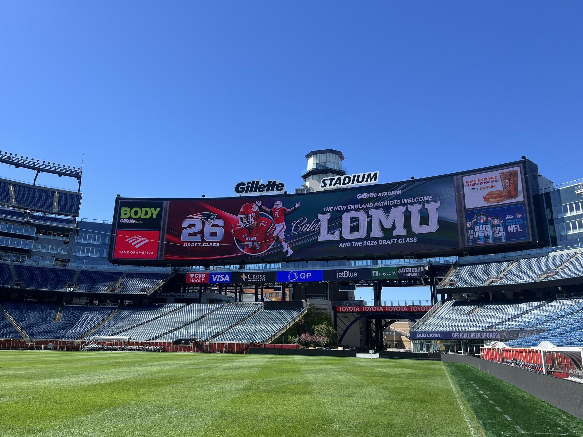 Watch live: Patriots introduce first-round draft pick Caleb Lomu