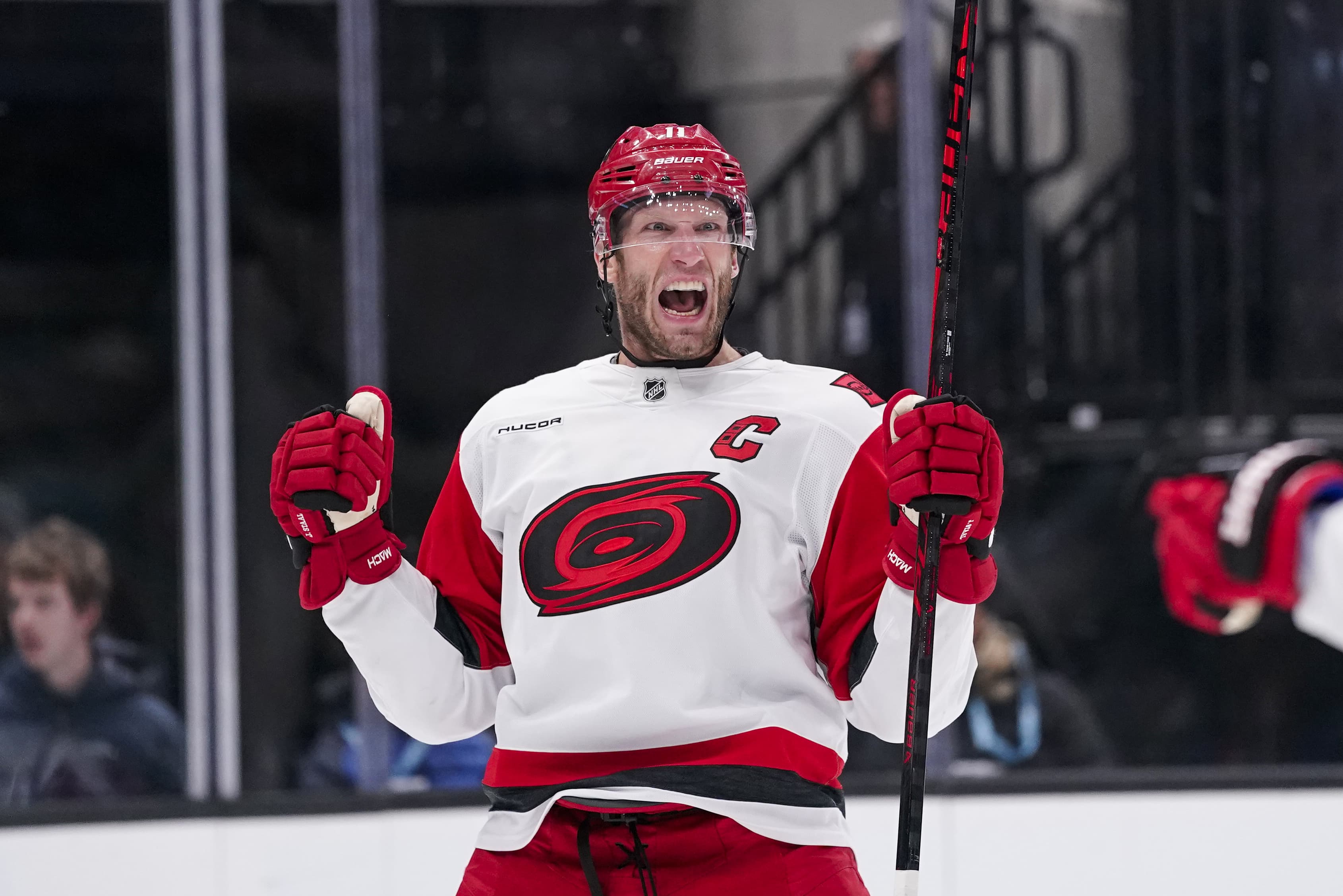 Staal Nets Number 20 – Hurricanes 4, Mammoth 1