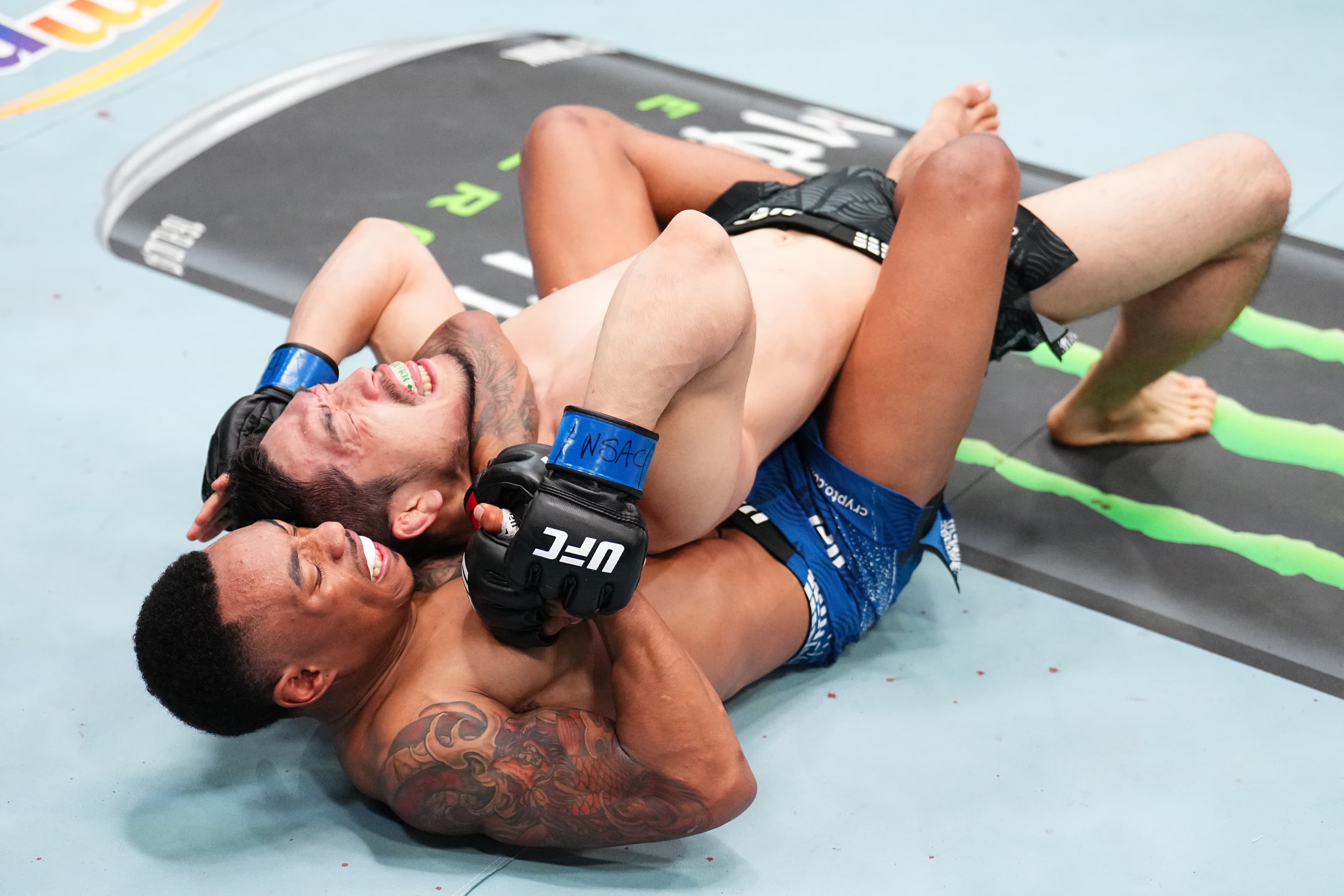 Ultimate Triumph Unveiled: Elijah Smith Takes Down Challengers, Ranks Amongst MMA's Champions!