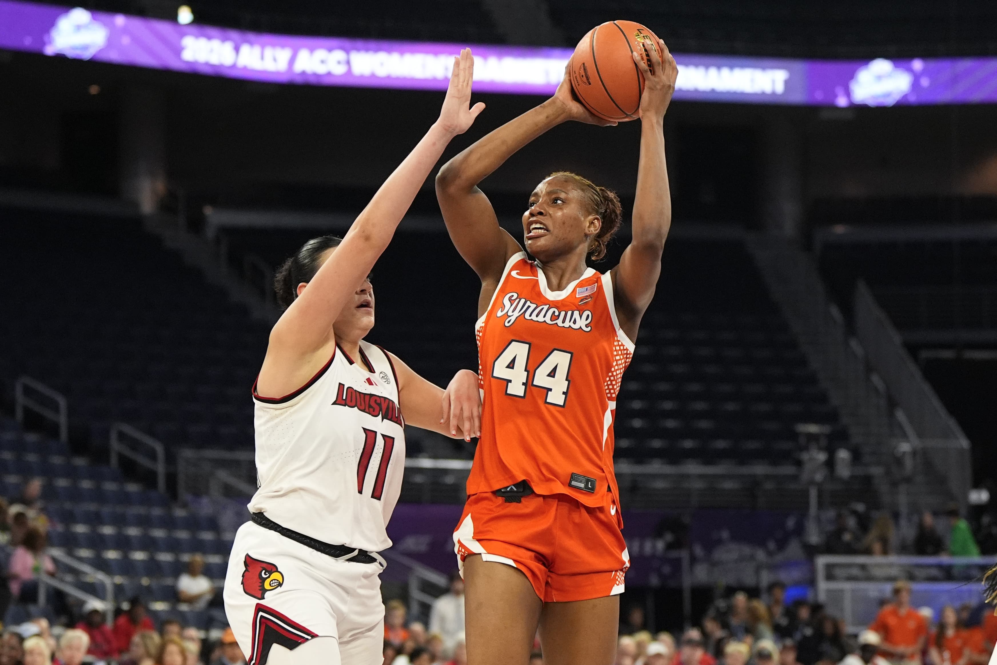 Previewing Iowa State versus Syracuse with Troy Nunes Is An Absolute Magician