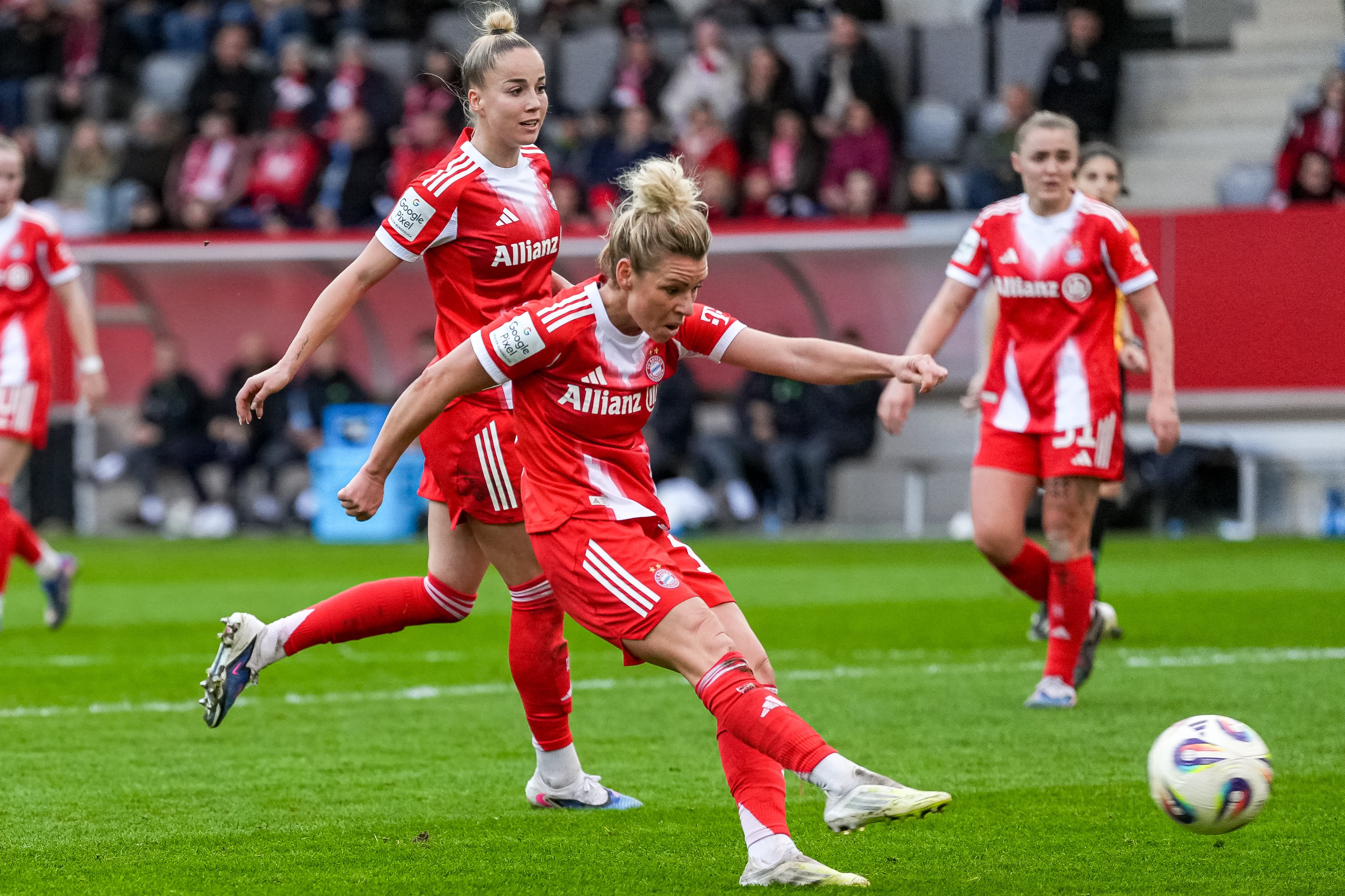 Bayern Munich Frauen romp to 5-0 victory over SGS Essen