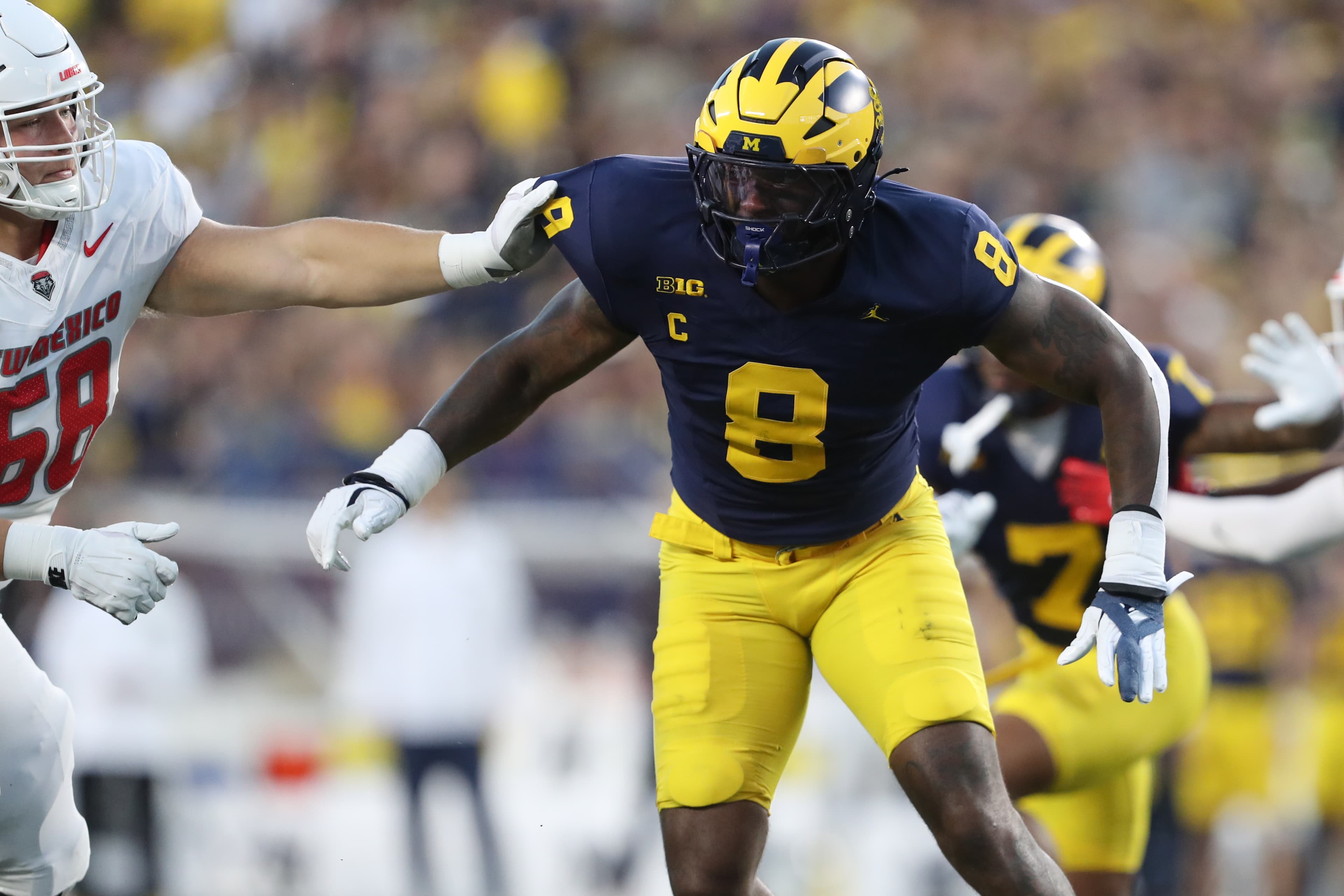 Patriots draft profile: Derrick Moore is built on the bull rush