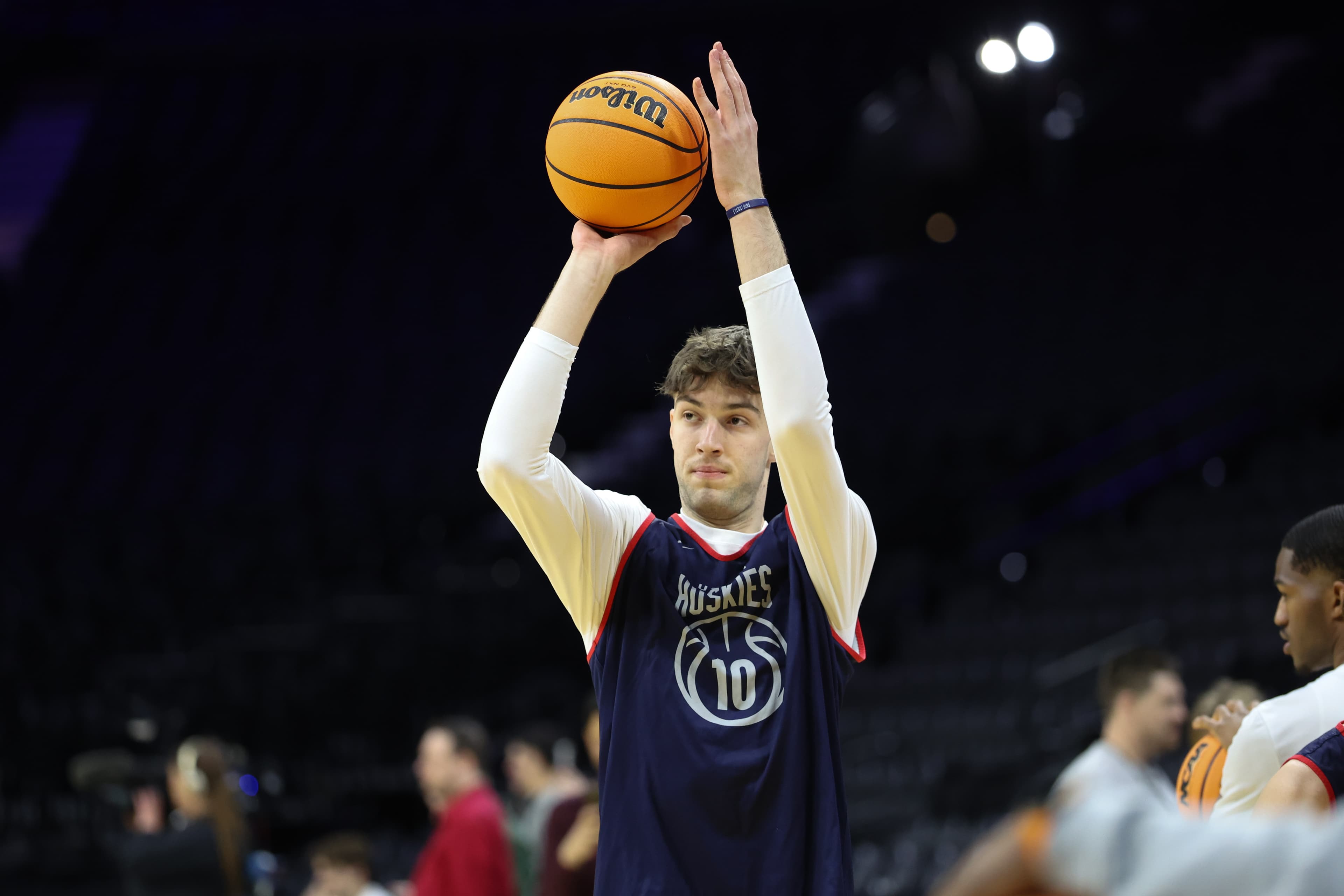 UConn center Rrezon Elezaj enters transfer portal