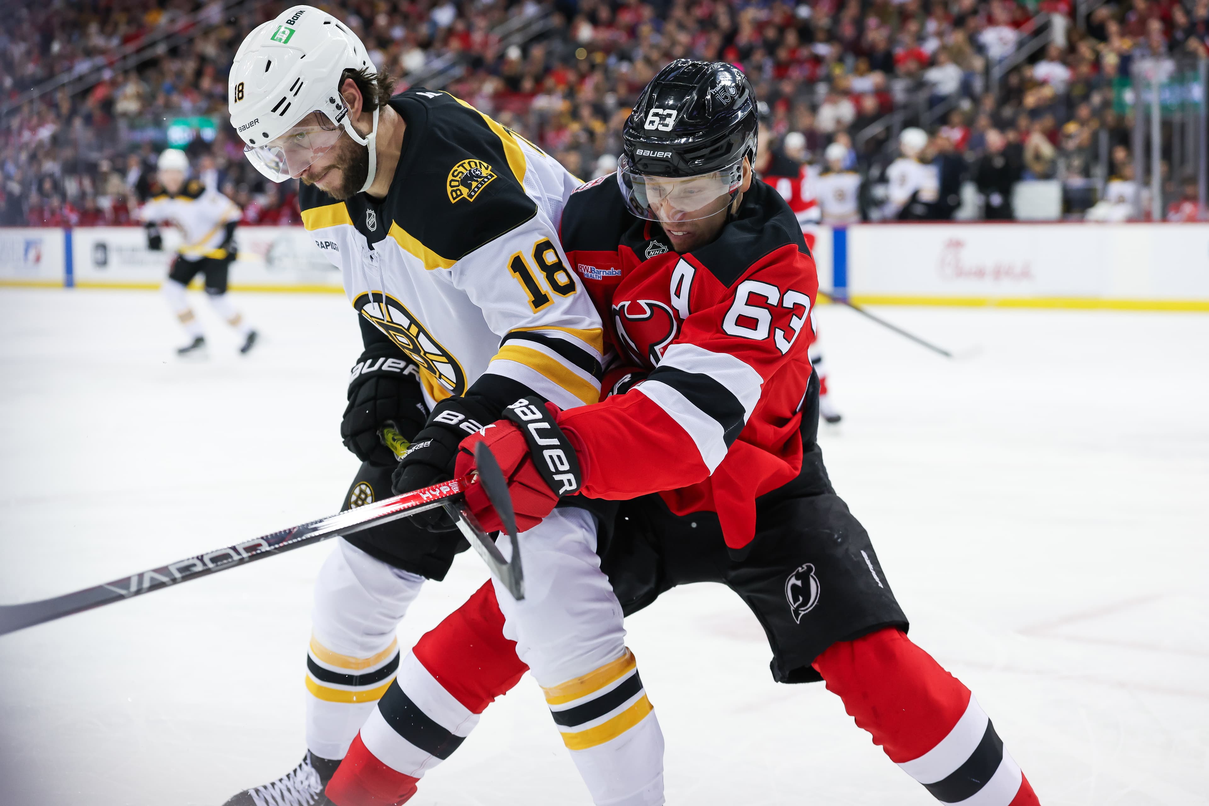 Game Thread Highlights: Devils Lead Bruins 3-1 in Thrilling Opening Round!