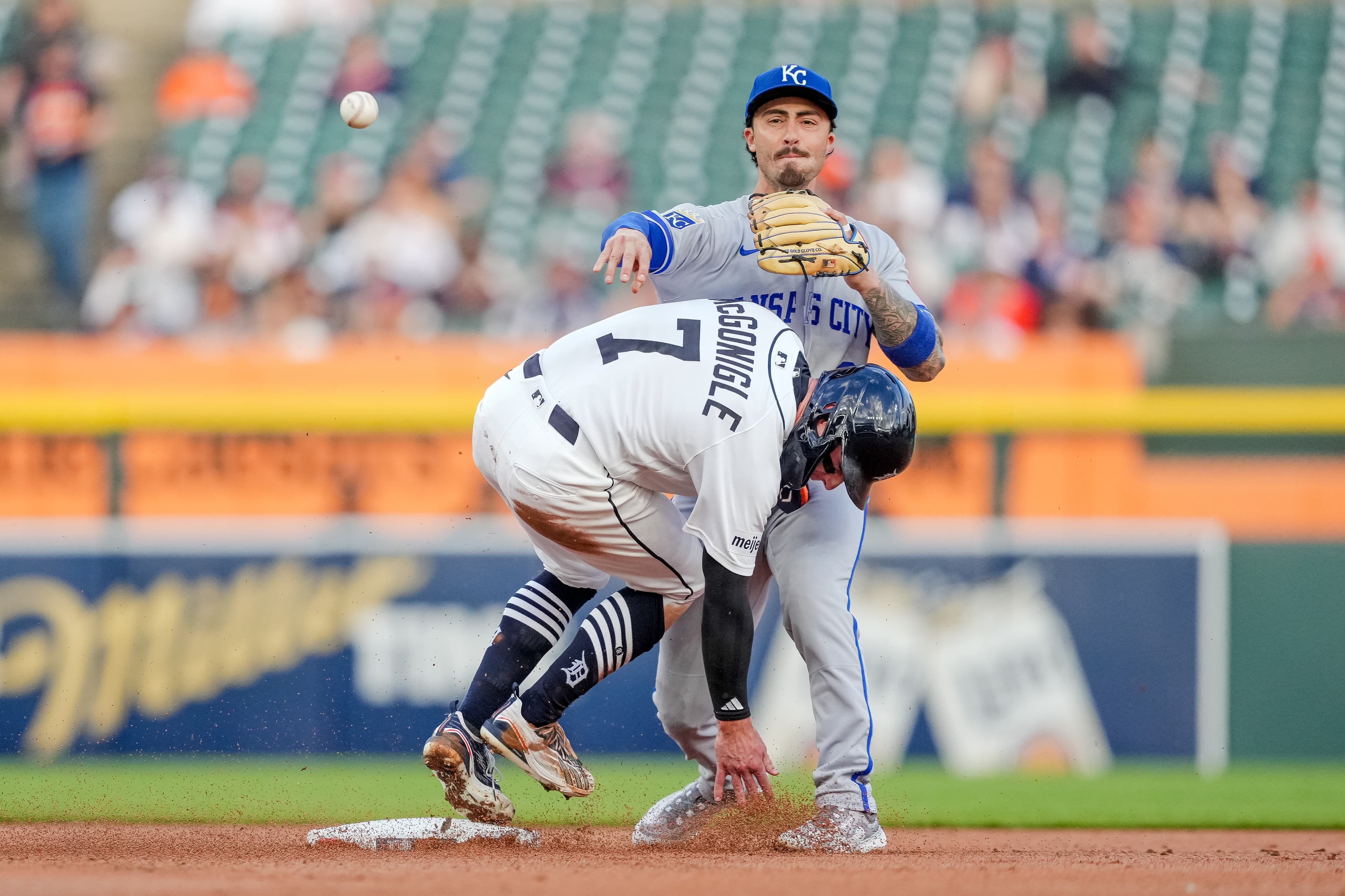 Royals offense overpowered as bullpen blows lead in 2-1 loss to Tigers
