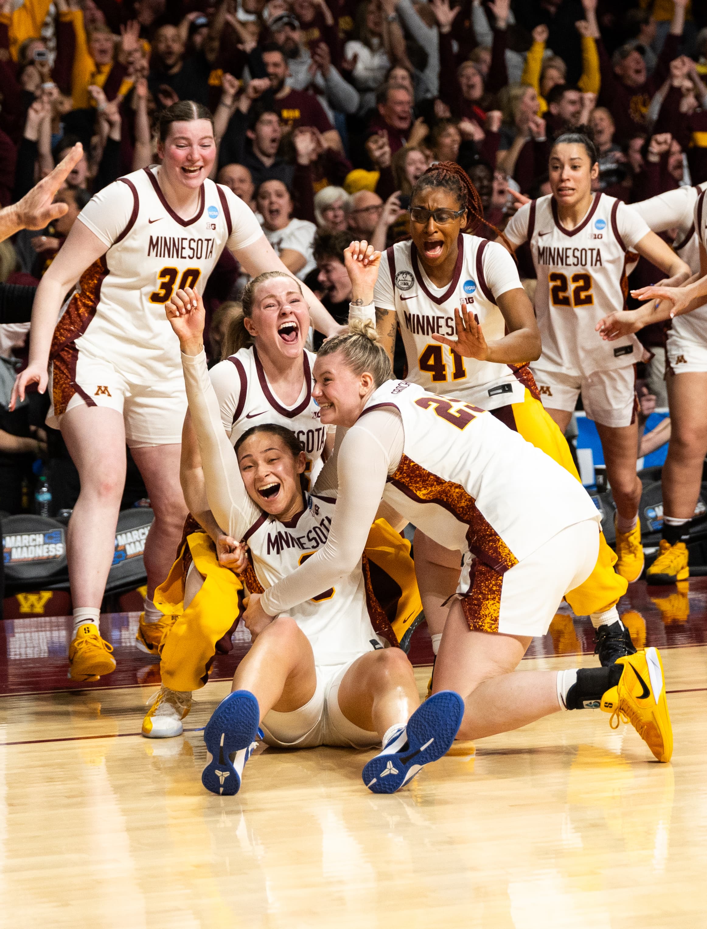 Minnesota Golden Gophers Defeat Ole Miss Rebels to Advance to Sweet 16