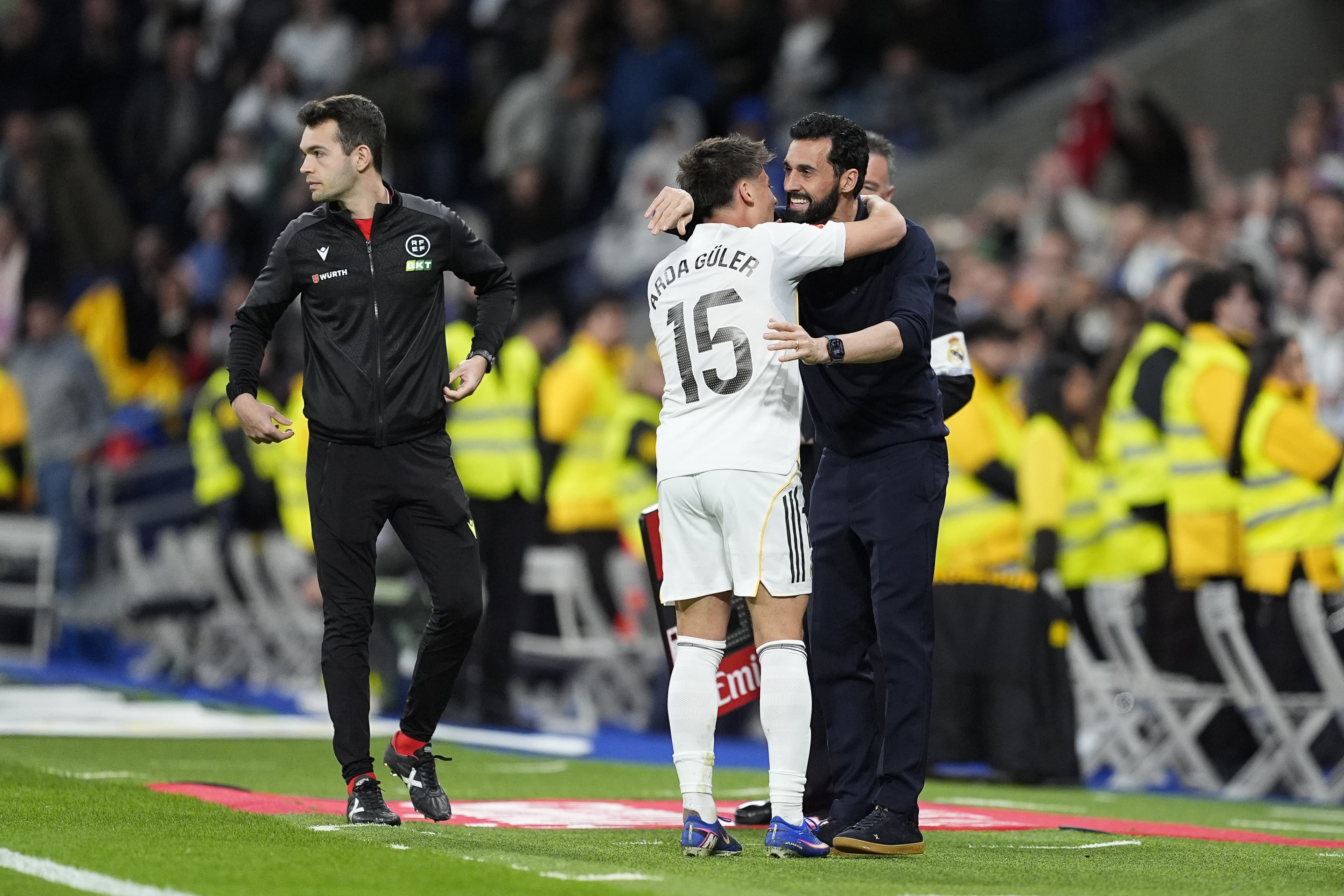 New Headline: "Ronaldo's Goal Lifts Manchester United From Leicester