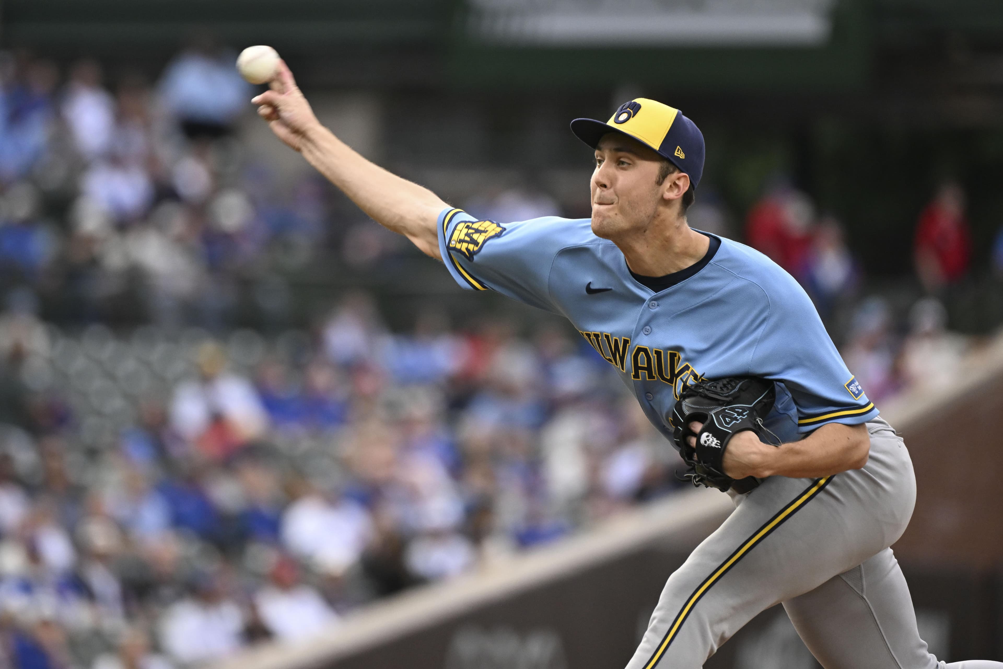 Miz shines again as Brewers defeat Cubs 5-2