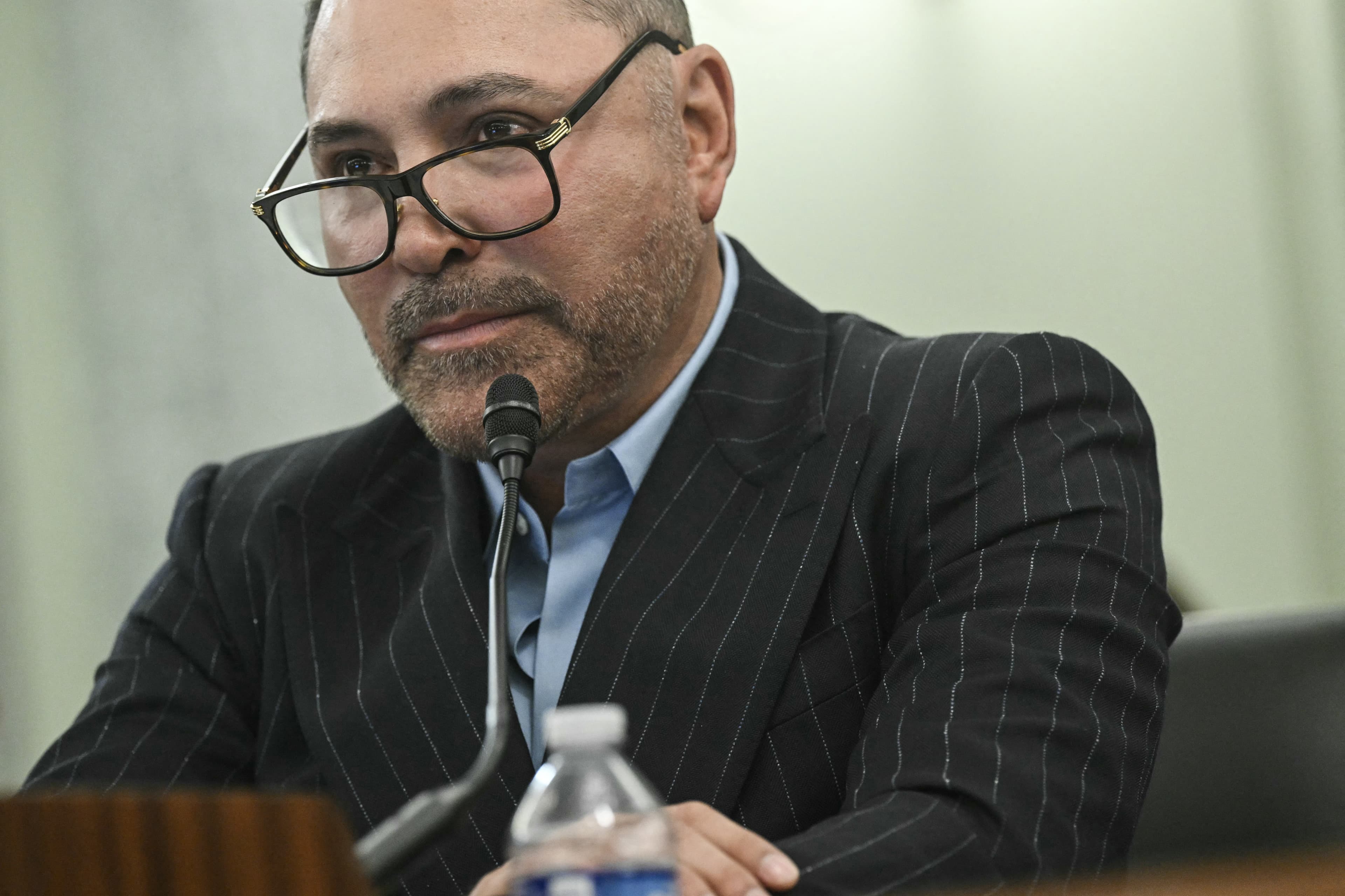 ‘Felt like an uphill battle’: Oscar De La Hoya frustrated with Senate hearing on Ali Act