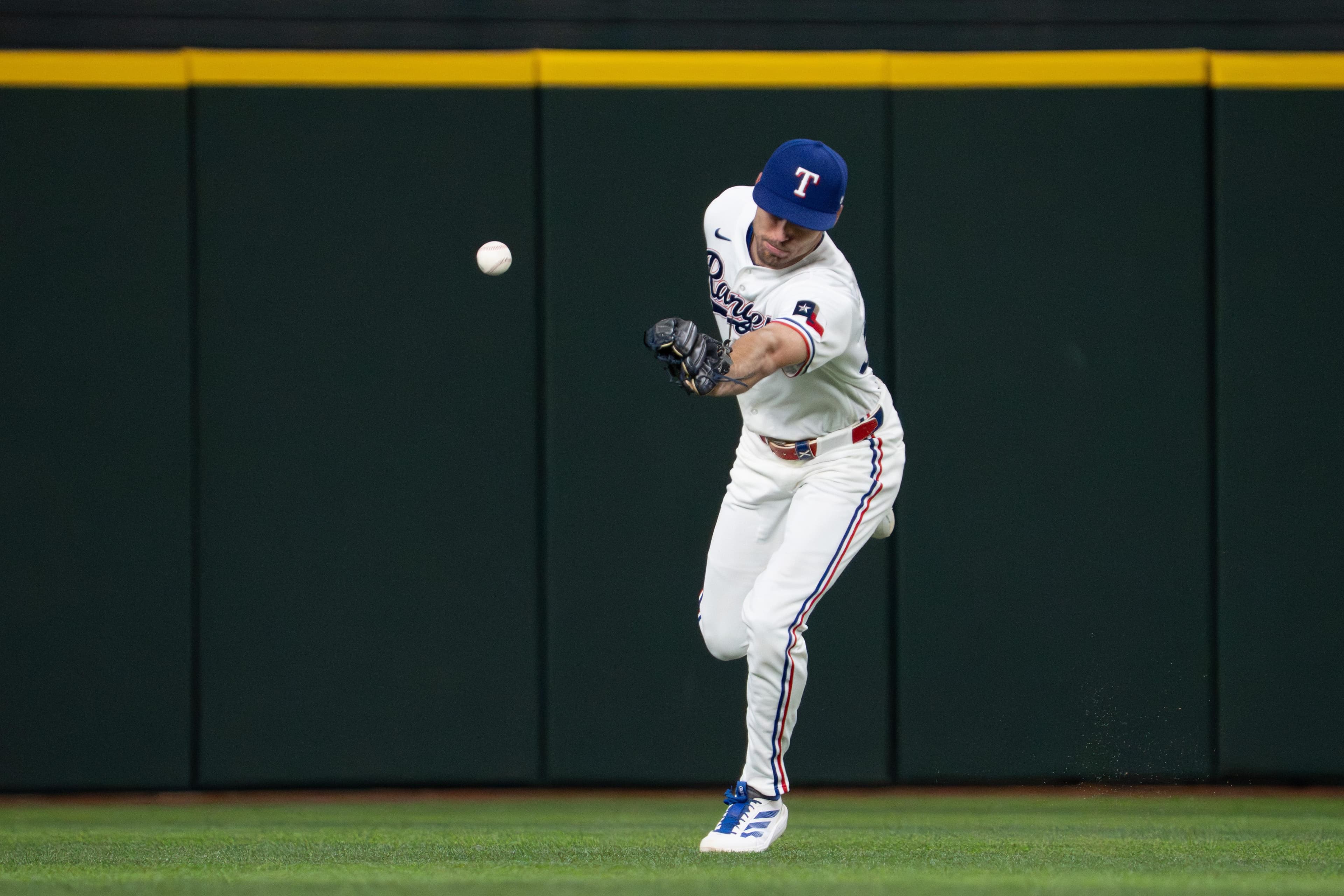 19-22 – Rangers silenced by Diamondbacks 1-0