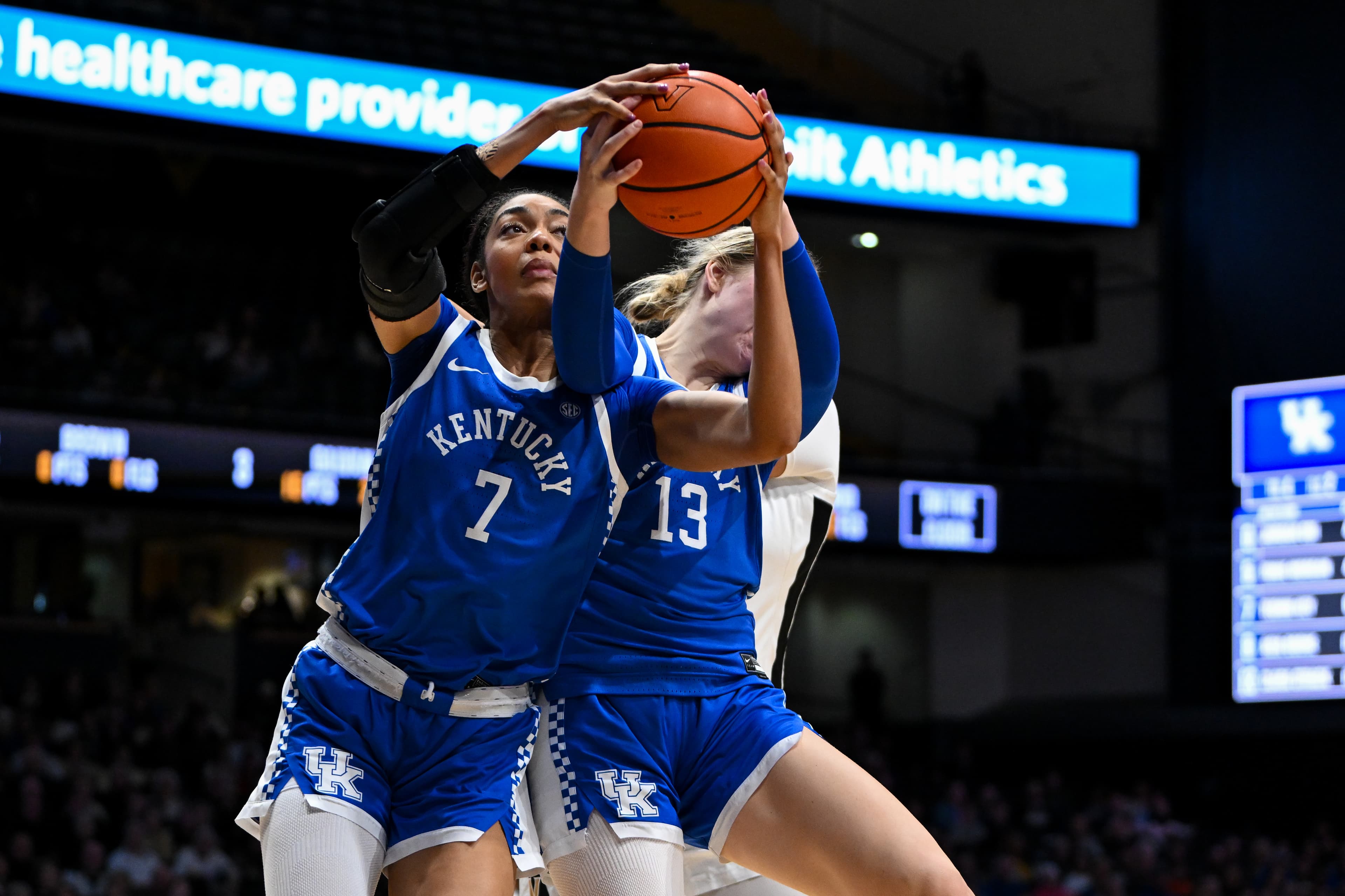 Kentucky takes down West Virginia, will face Texas in Sweet 16
