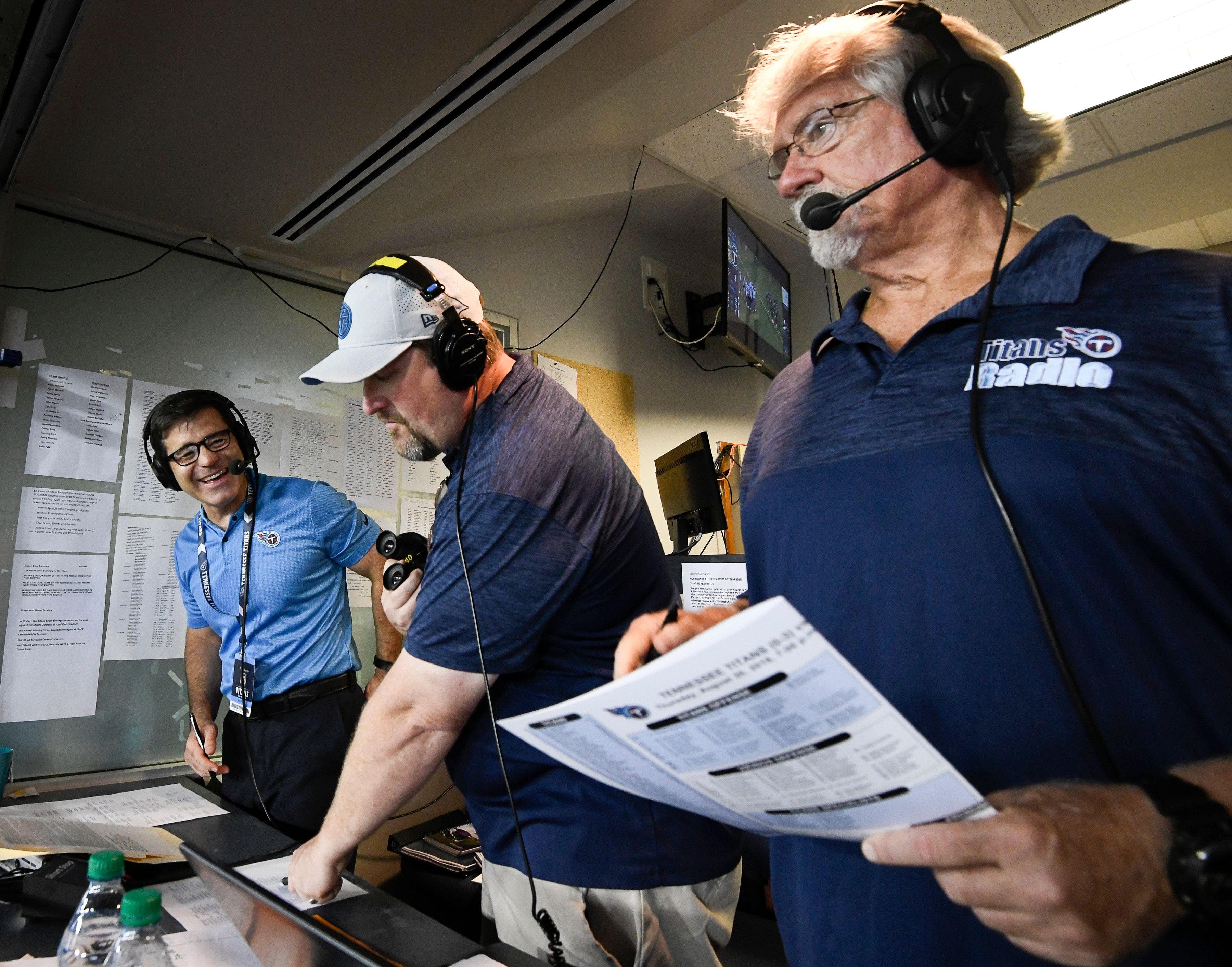 Who will replace Dave McGinnis on Titans Radio?