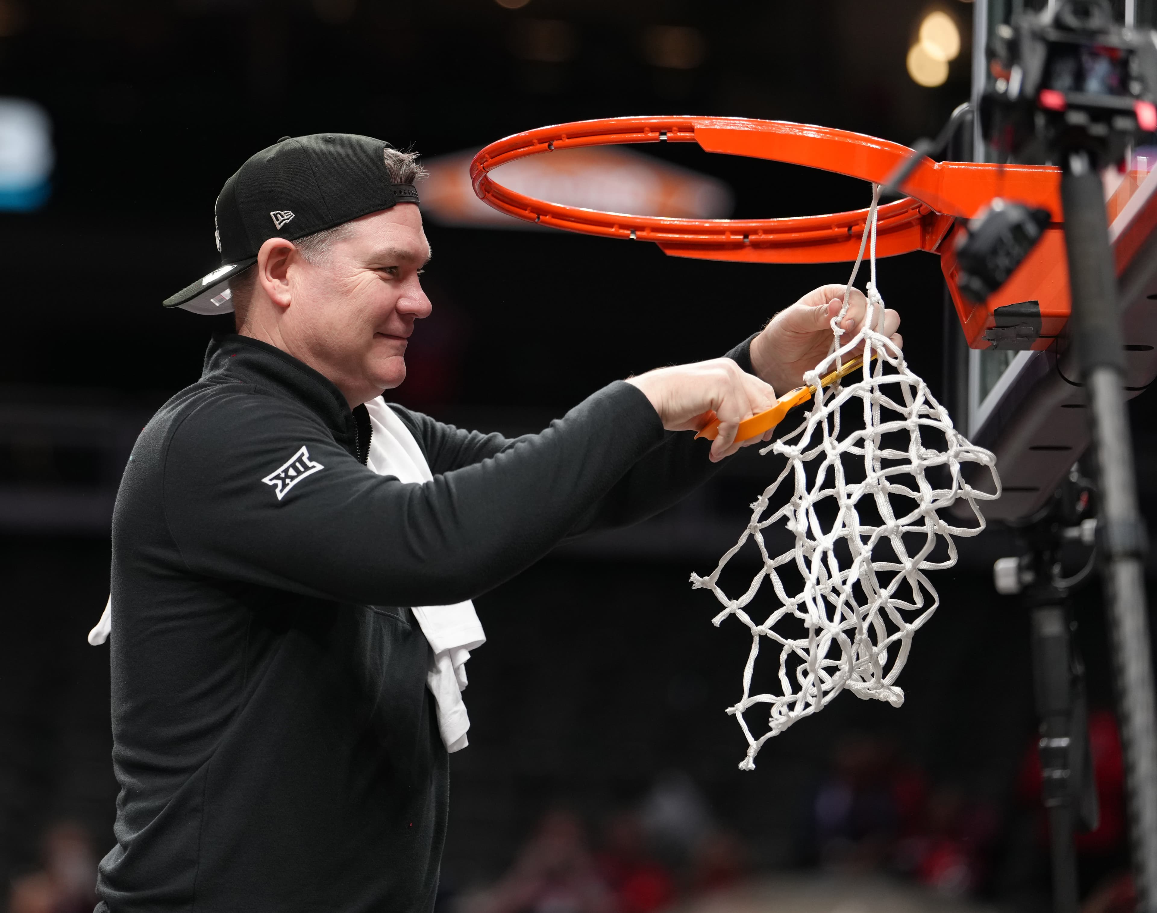 Tommy Lloyd Lights Up Wildcats With Explosive Performance Over Tough Big 12 Rivals