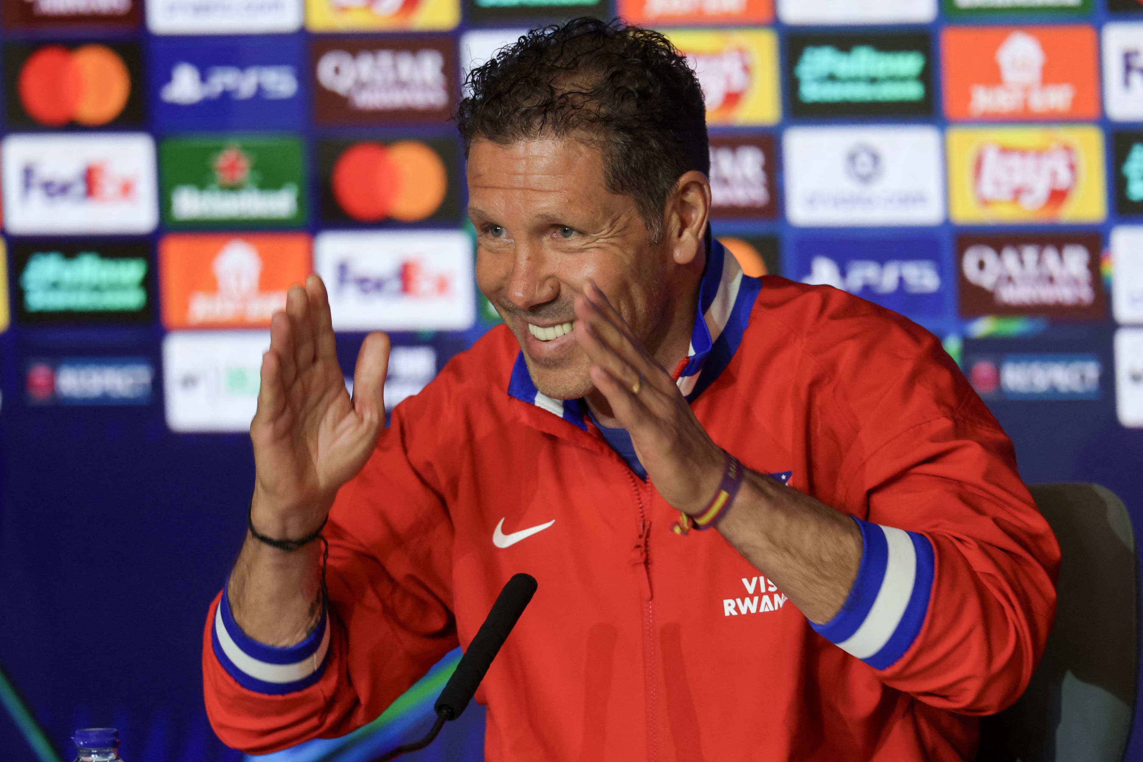 Atletico Madrid coach Diego Simeone gives his take on the PSG vs. Bayern Munich UCL spectacle