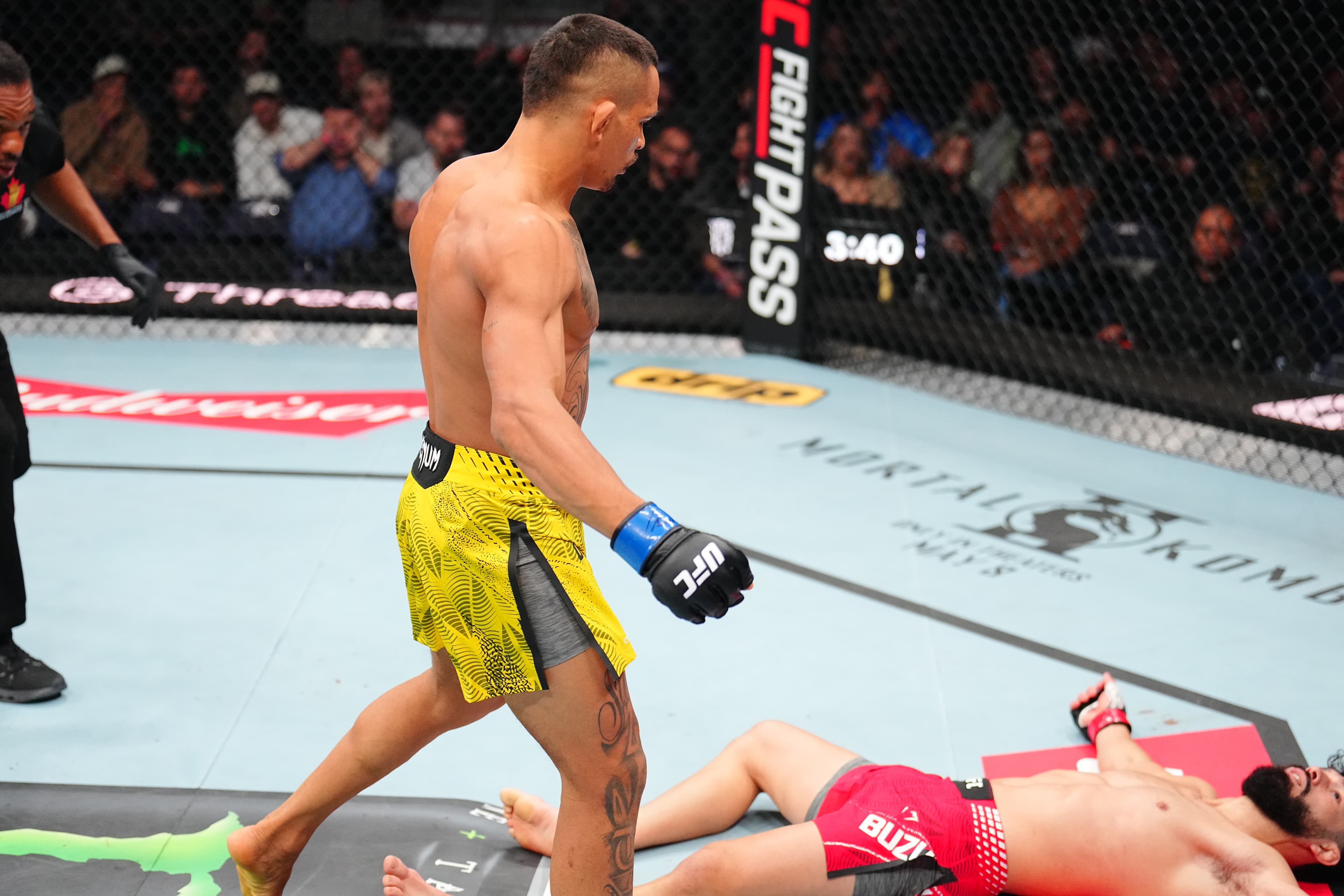 Highlights! Marcio Barbosa unloads killshot right hook, planks Dennis Buzukja with first round knockout