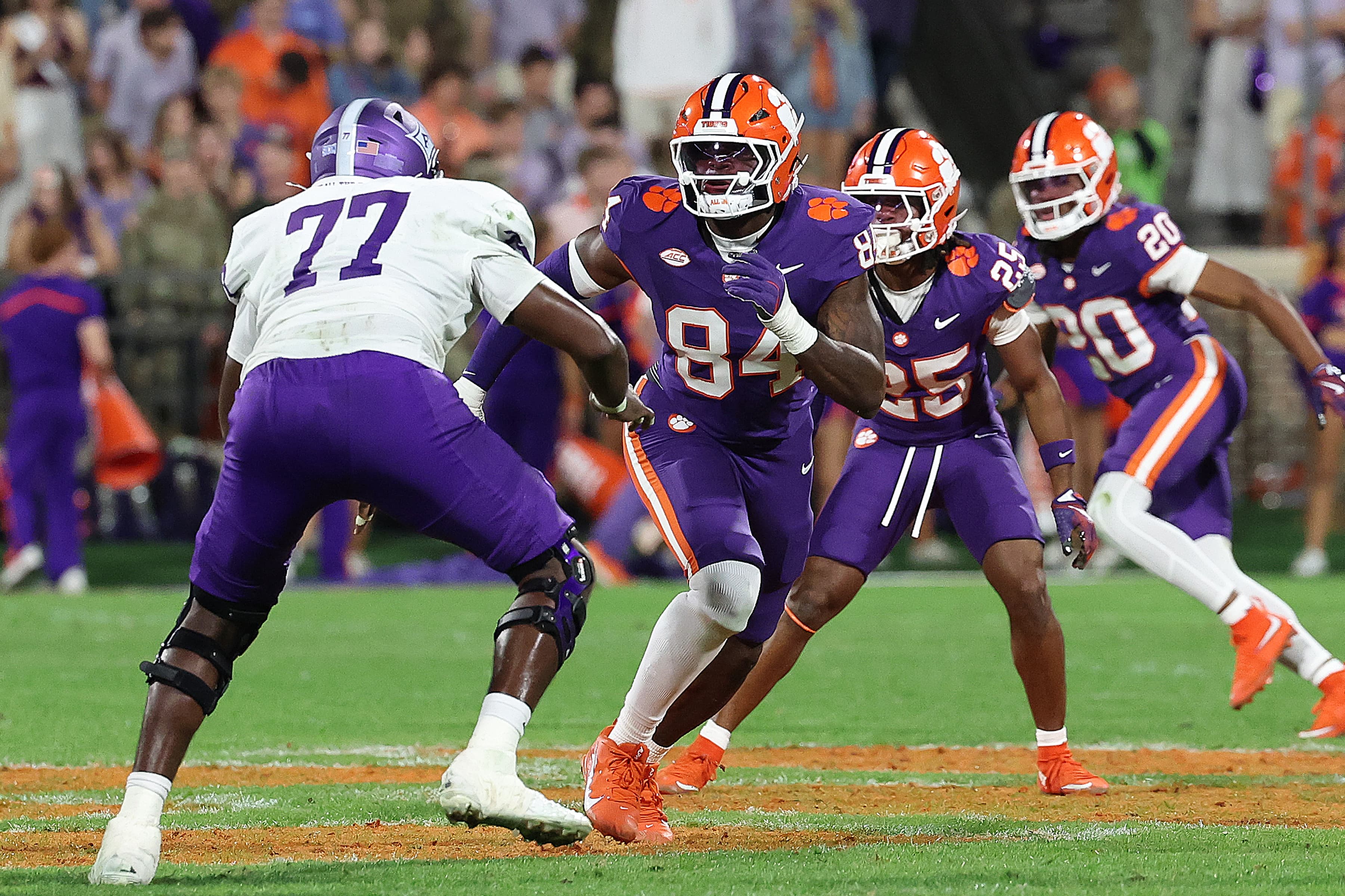 Quacking the Roster: Oregon Ducks Football TE Transfer Markus Dixon