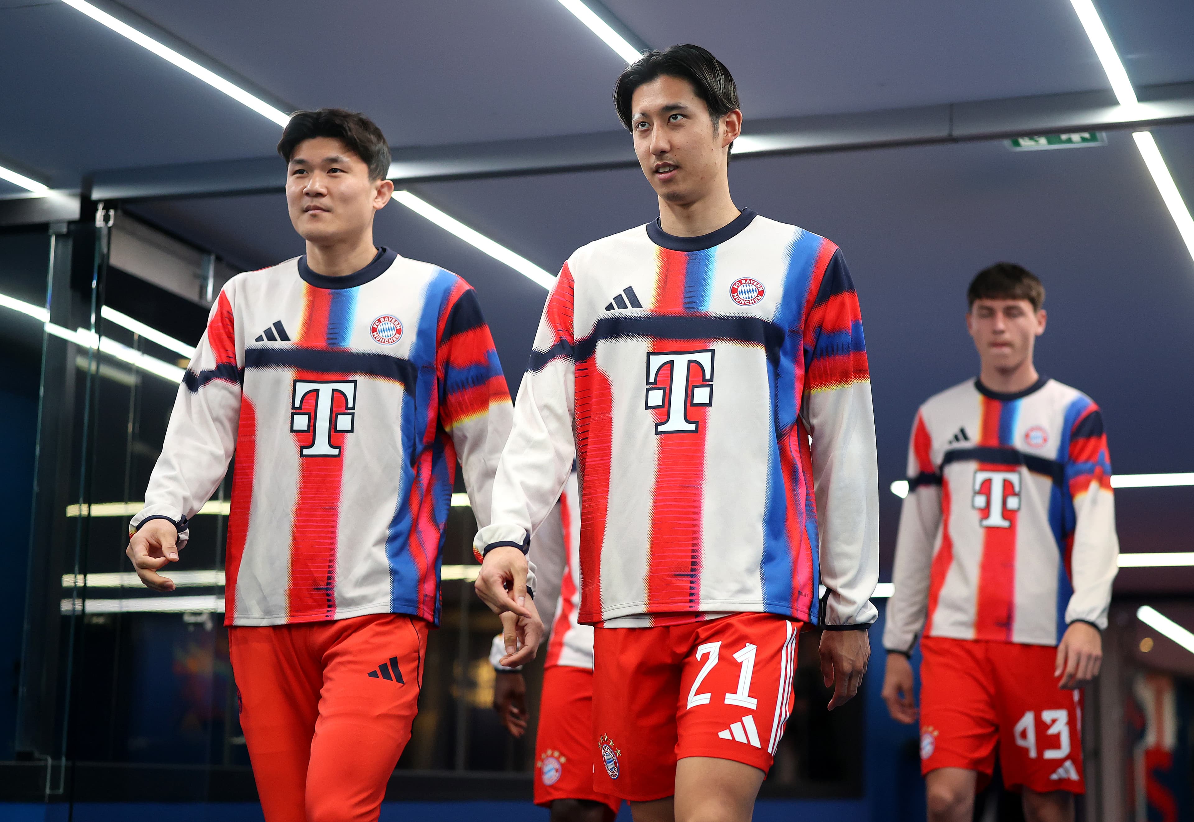 Bayern Munich News: As many as eight players could be sold by FC Bayern this summer; Chelsea, Man City battling for midfielder?; and MORE!