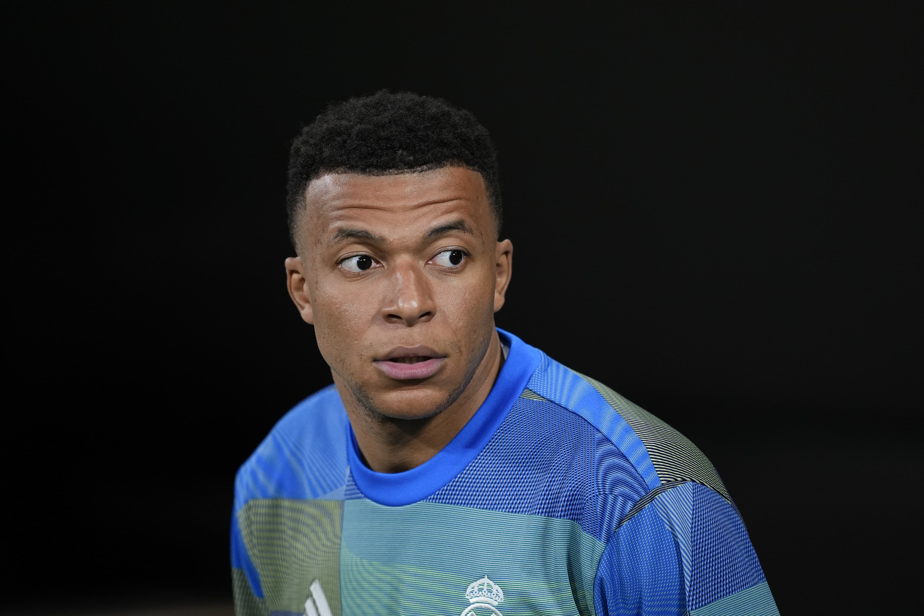 Calling Dr. Howard, Dr. Fine, Dr. Howard: Kylian Mbappé’s knee was misdiagnosed