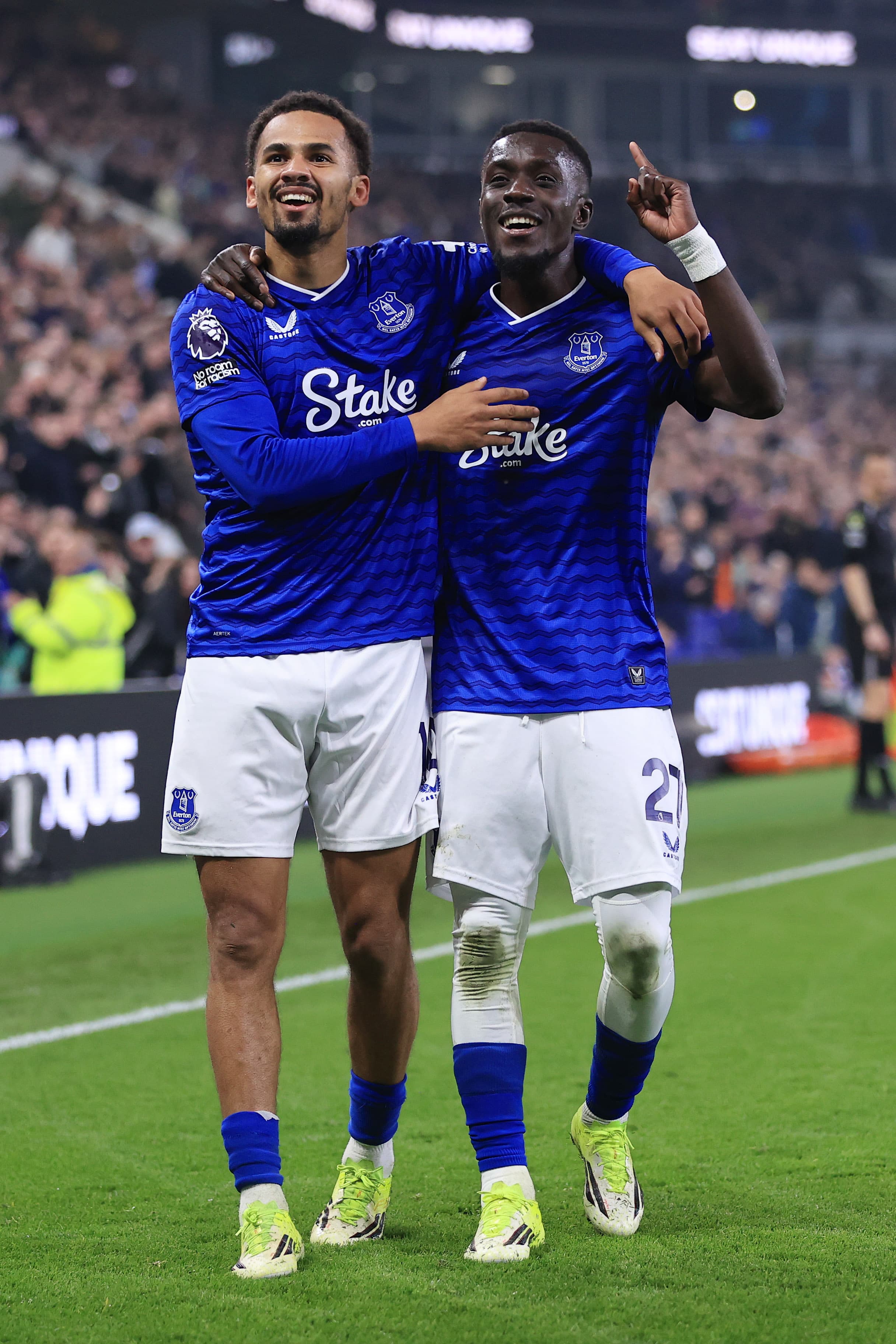 Thursday’s Everton News: El Mala, Fernandes and Pedro links, Ndiaye fit