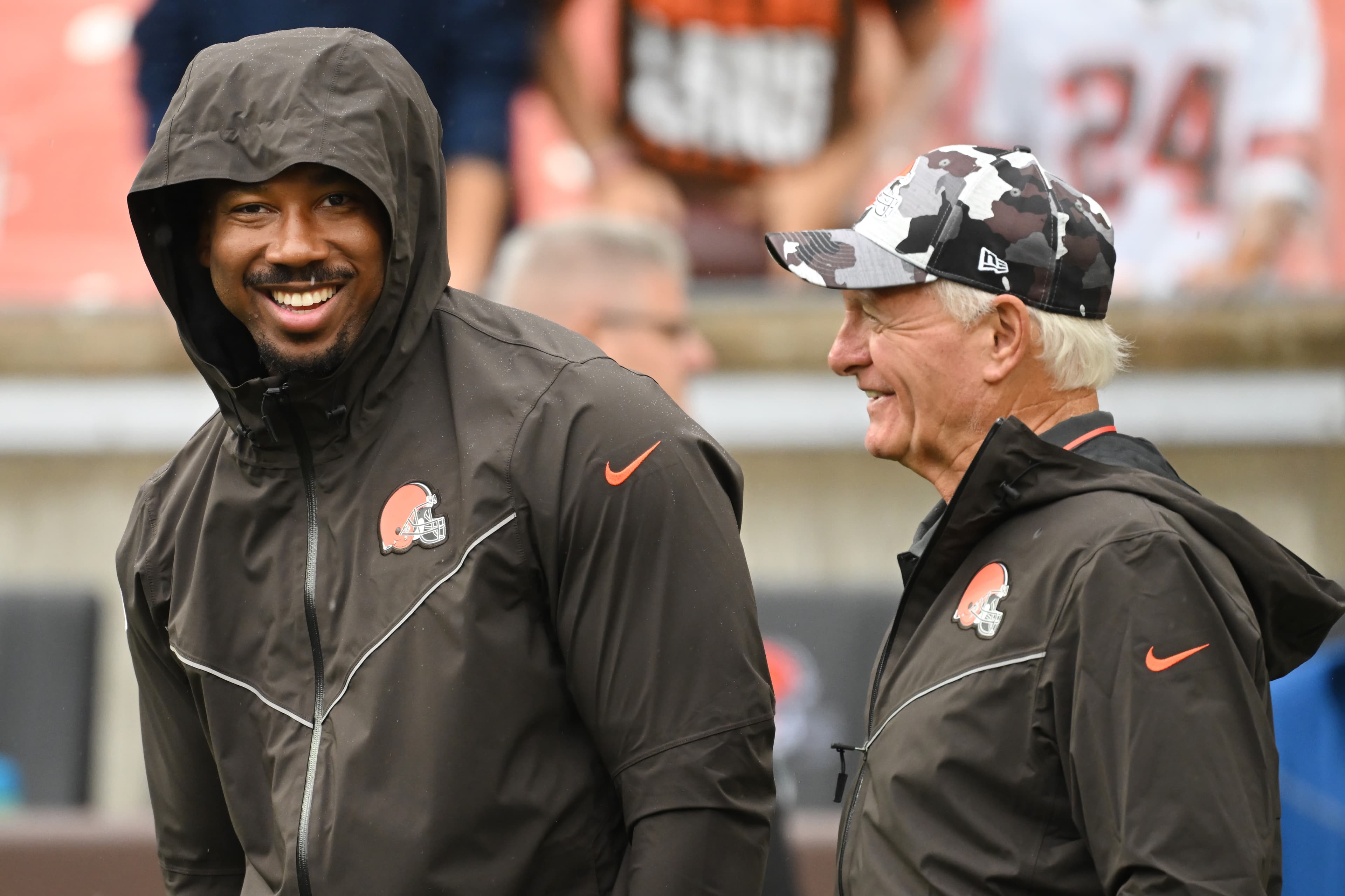 As Myles Garrett trade rumors spark, Browns finding a deal could be complicated