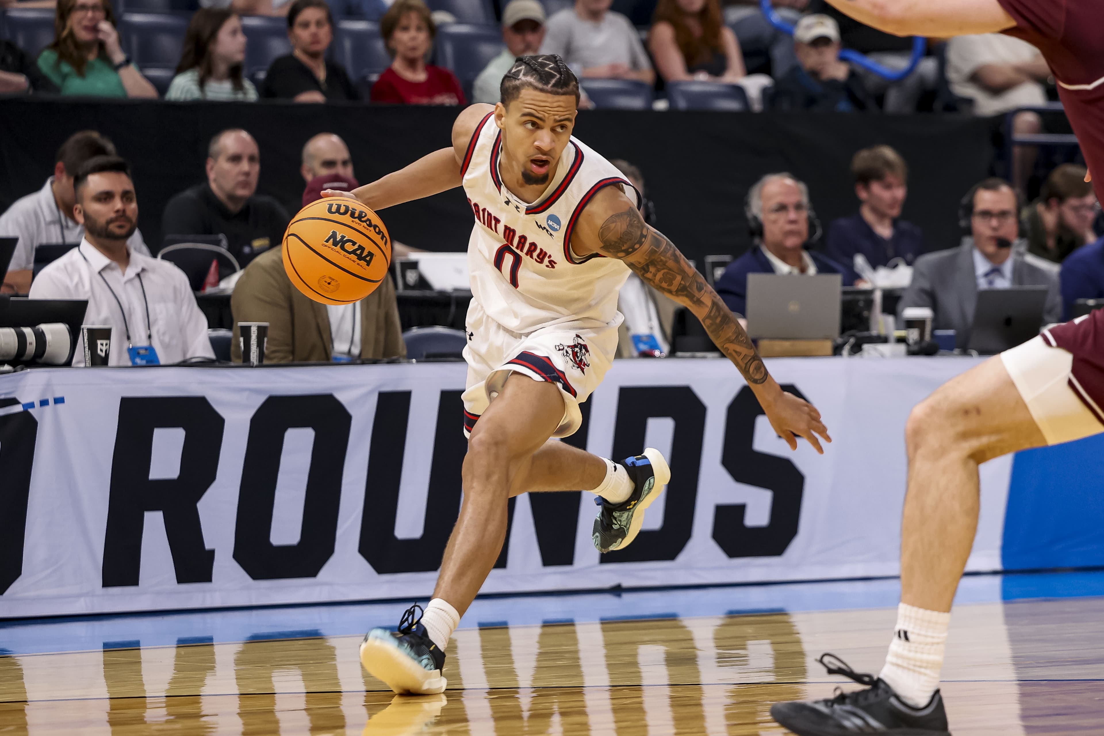 Saint Mary’s transfer G Mikey Lewis commits to Texas