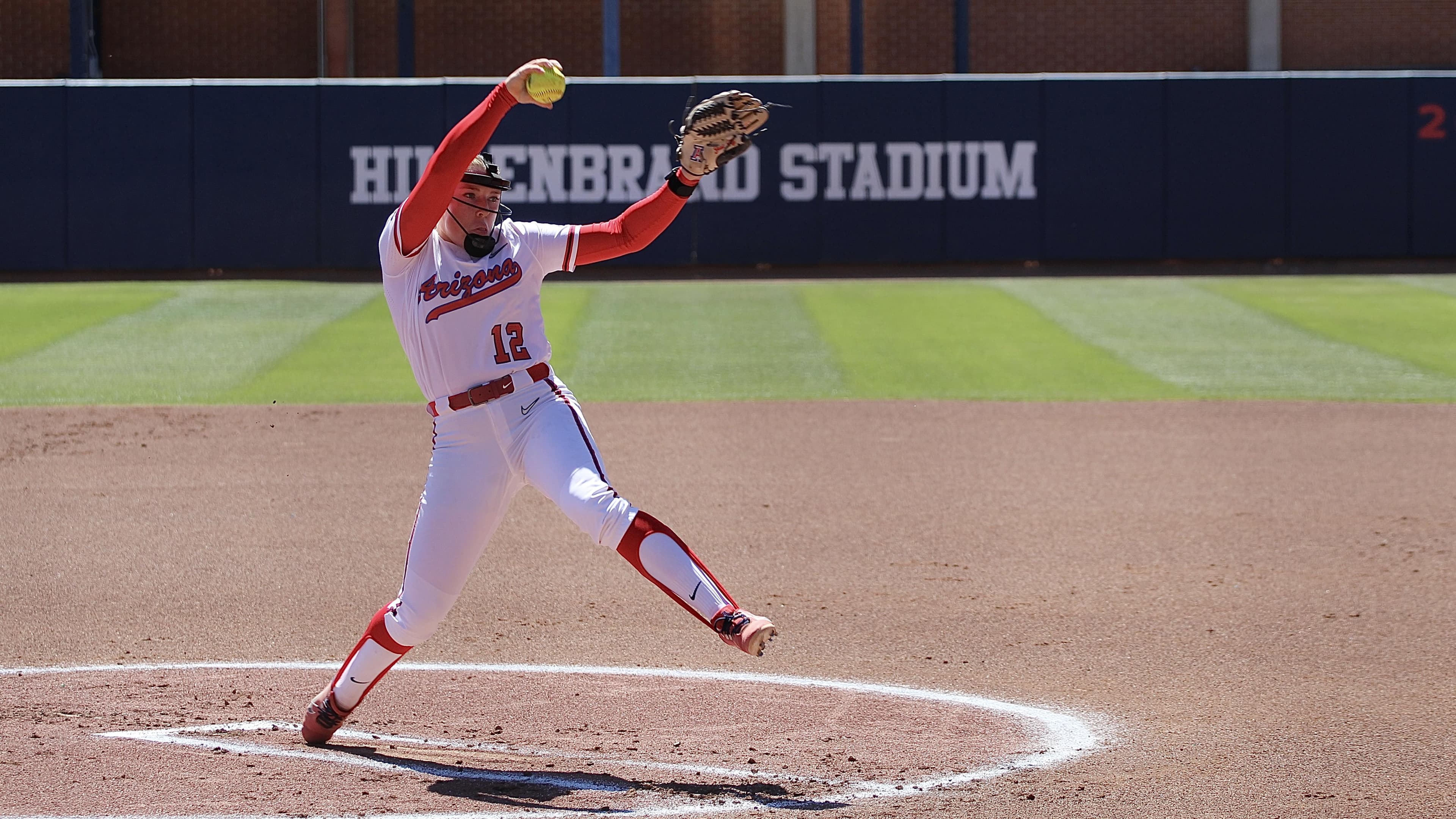 Arizona softball exploits Utah miscues to start series on right foot