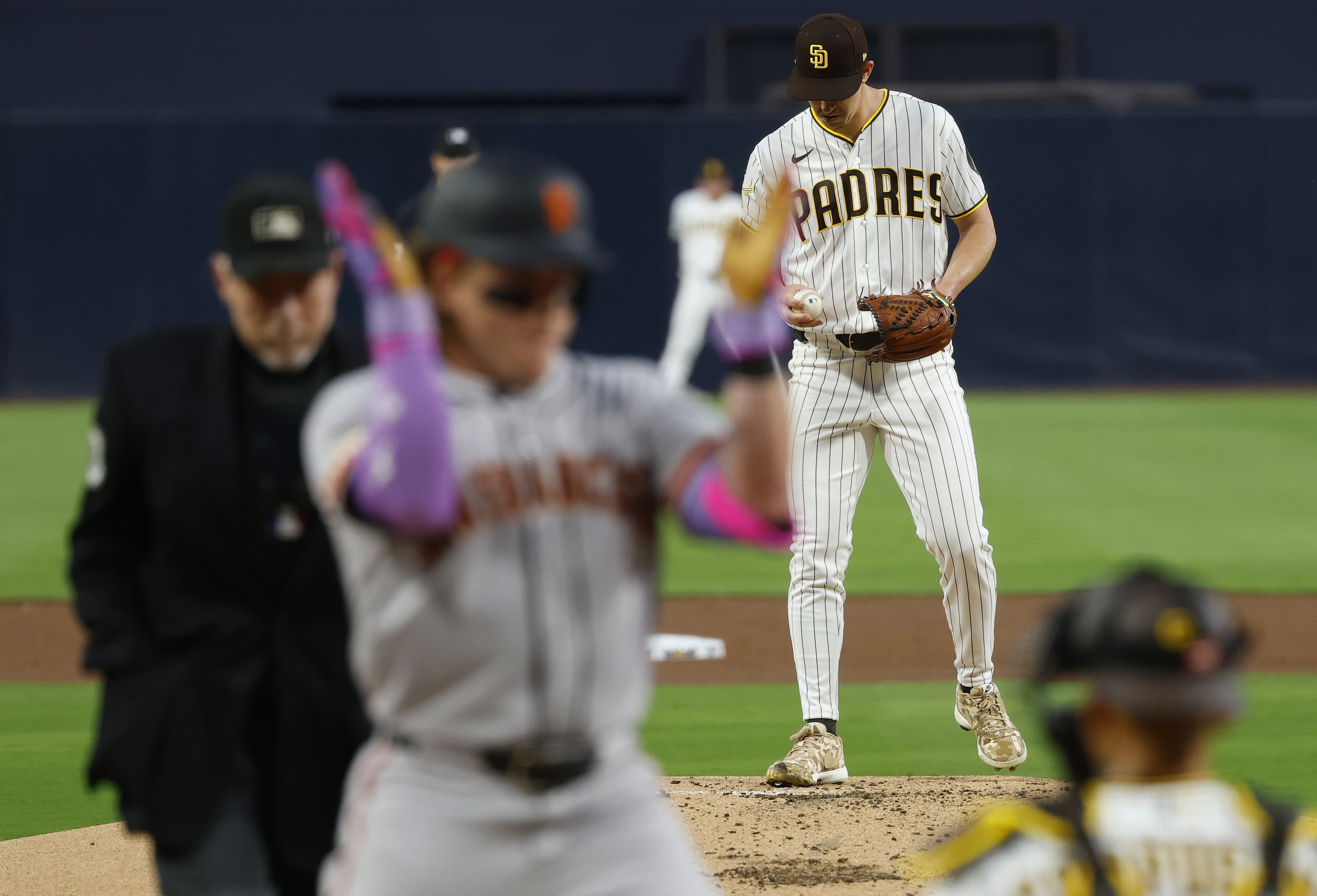 Giants turn the Padres into the Giants