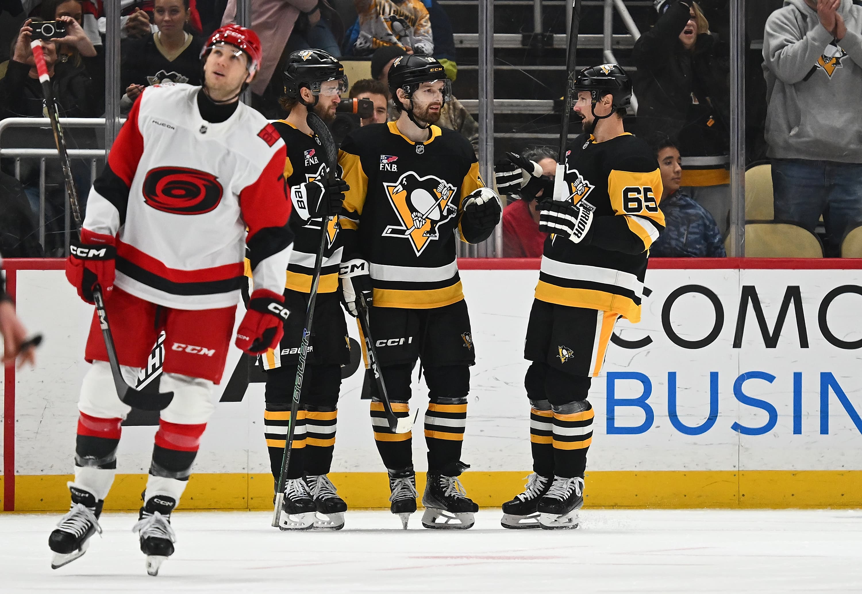 Karlsson Lights Up Rinks for Red Wings' Victory Succession!