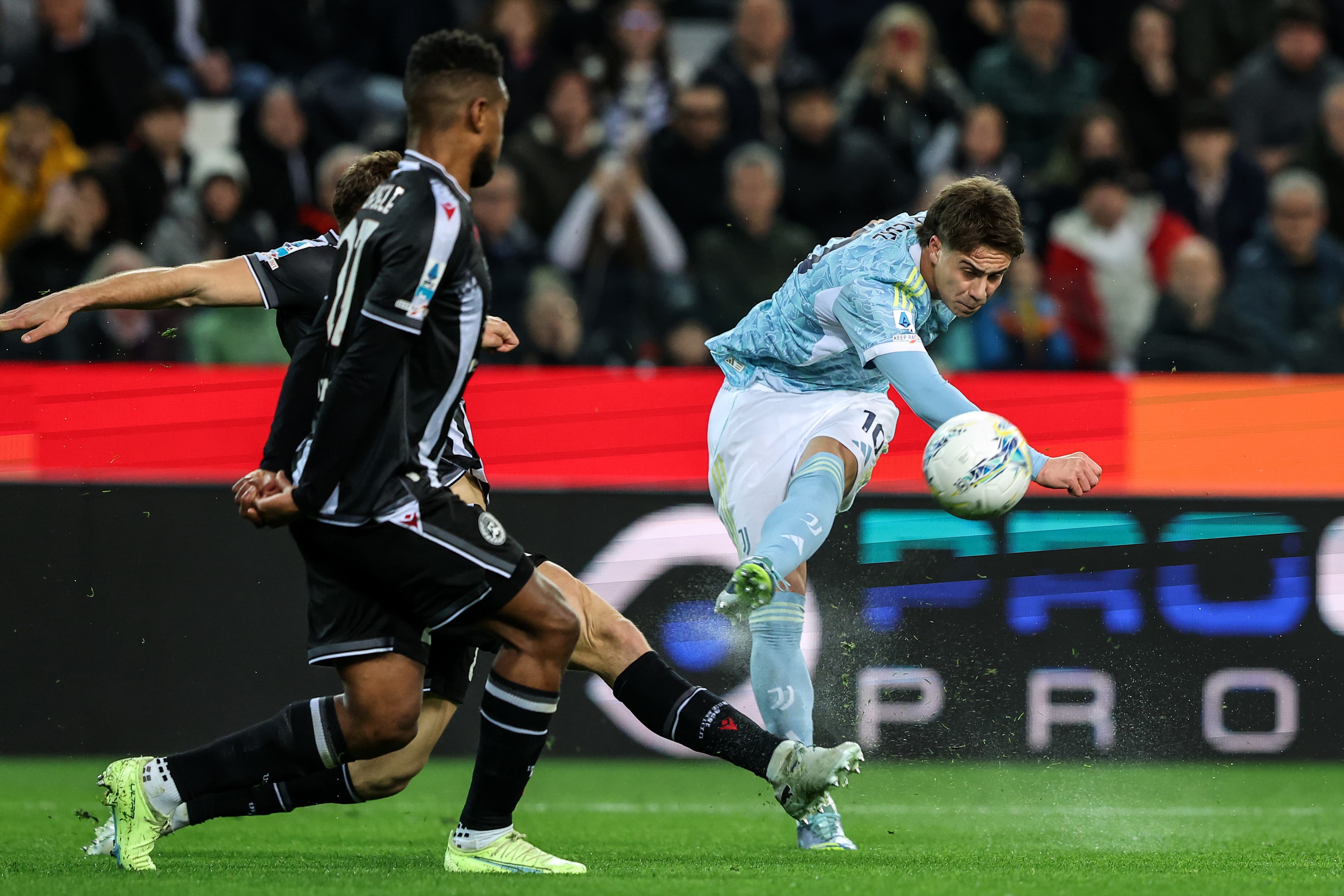 🚨 Juve Secures La Liga Title Lead, Stuns Champions With Stunning Victory!