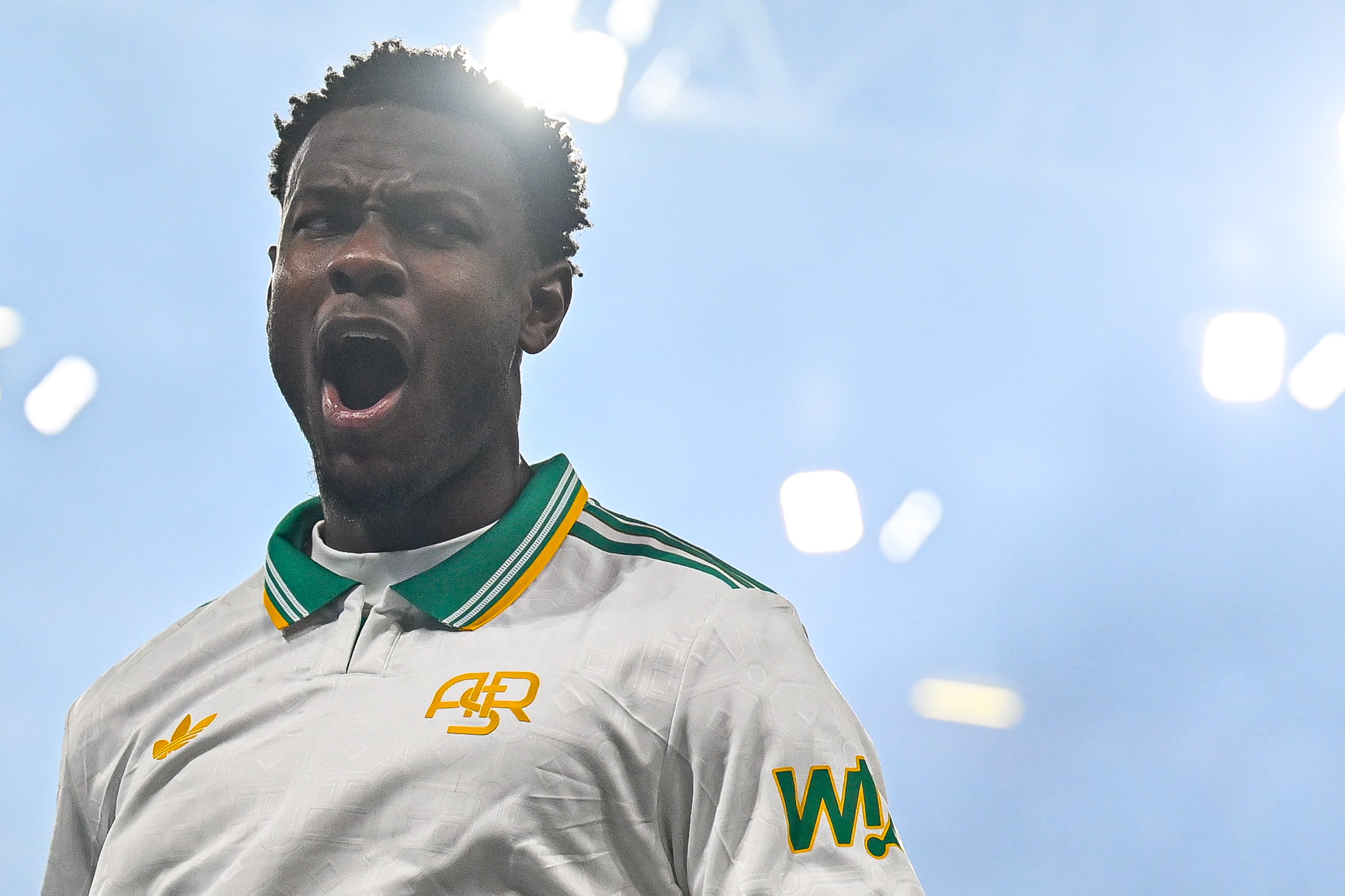 New Headline: "Goal Fever Rages Across Italy as Napoli Surpasses Old Glory in Ultimate Showdown!