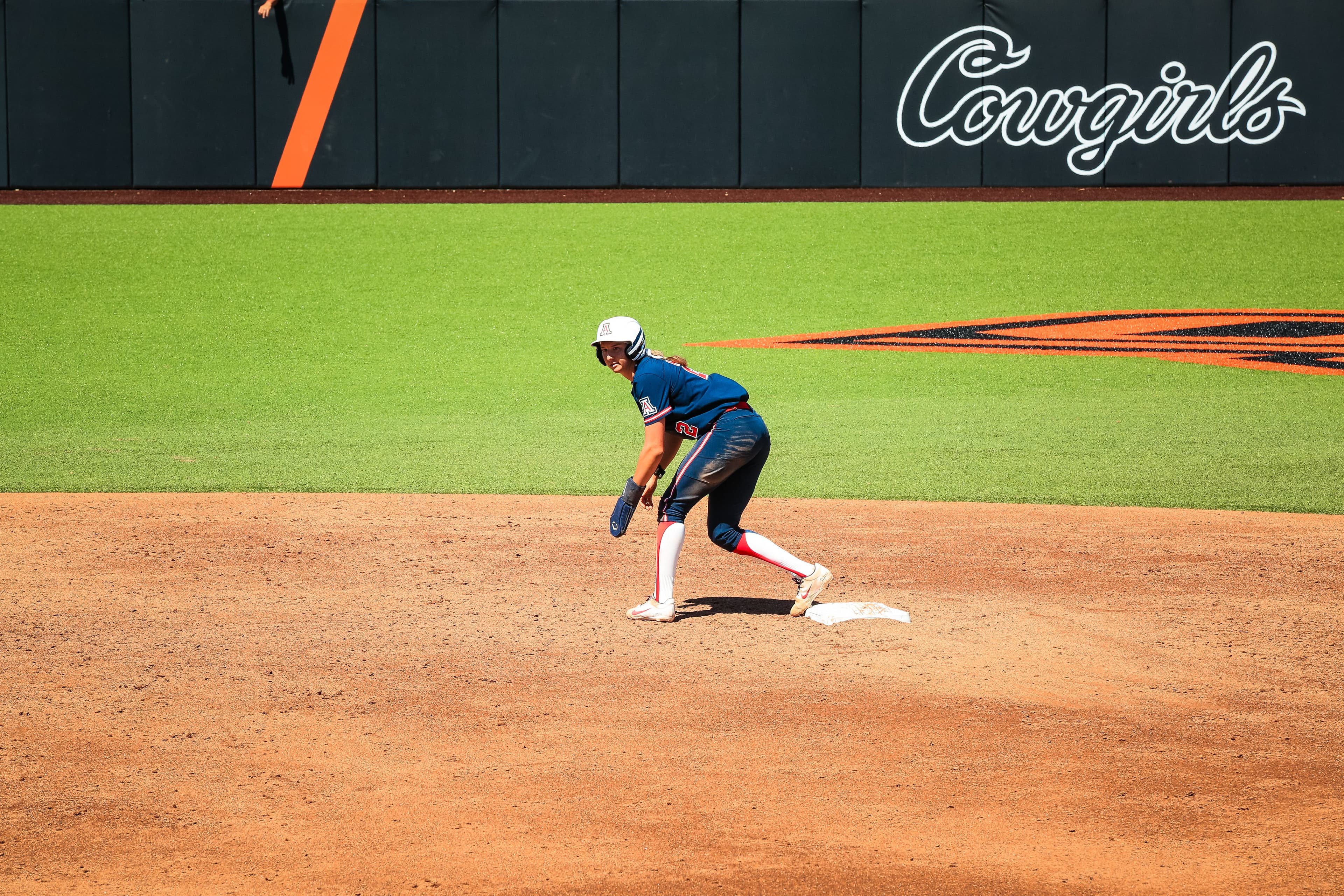 Arizona softball evens series with Oklahoma State in dominant run-rule fashion