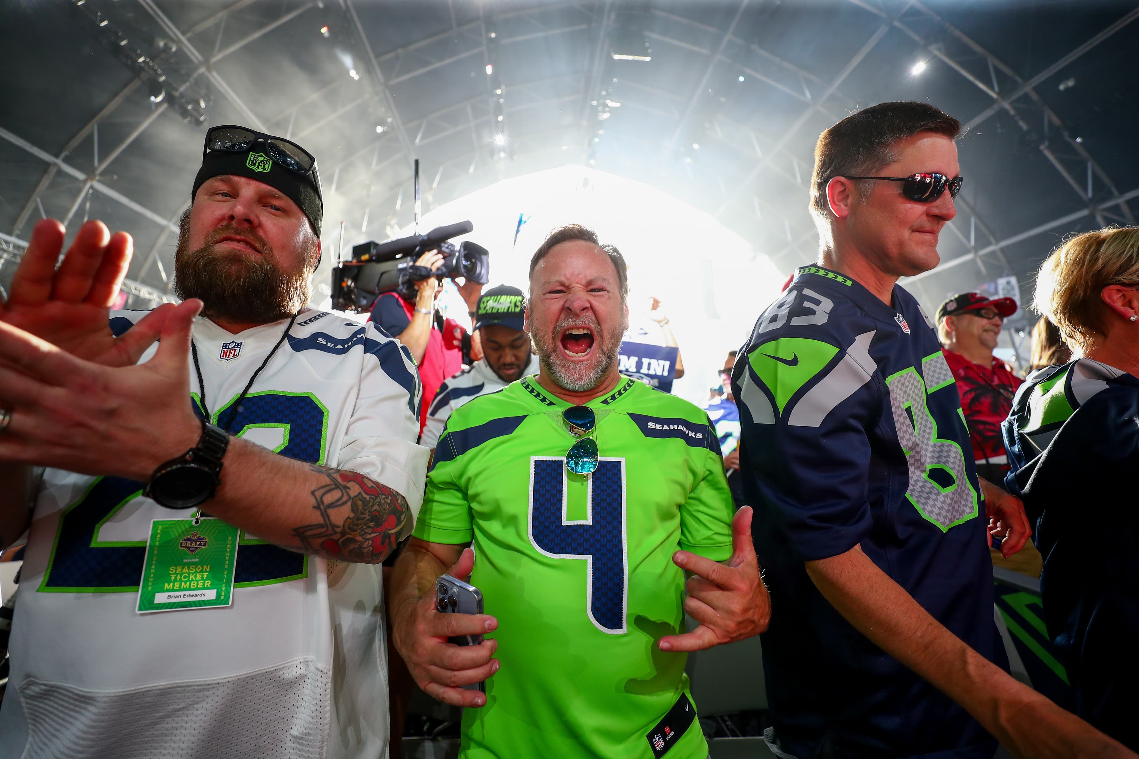 Seahawks 2026 NFL Draft Round 1 tracker and live updates!