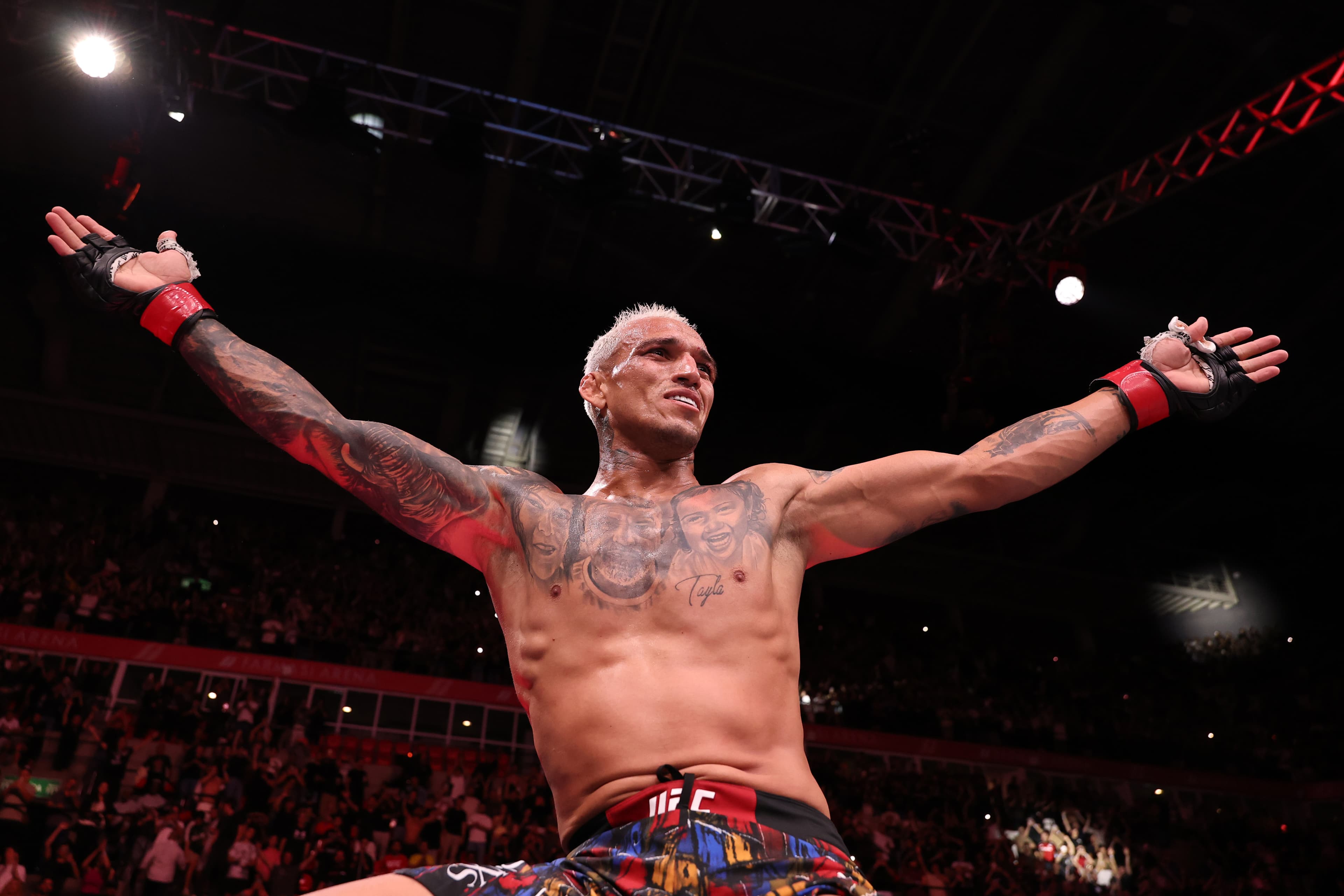 BMF champ Charles Oliveira silences UFC retirement rumors, signs whopping eight-fight contract extension