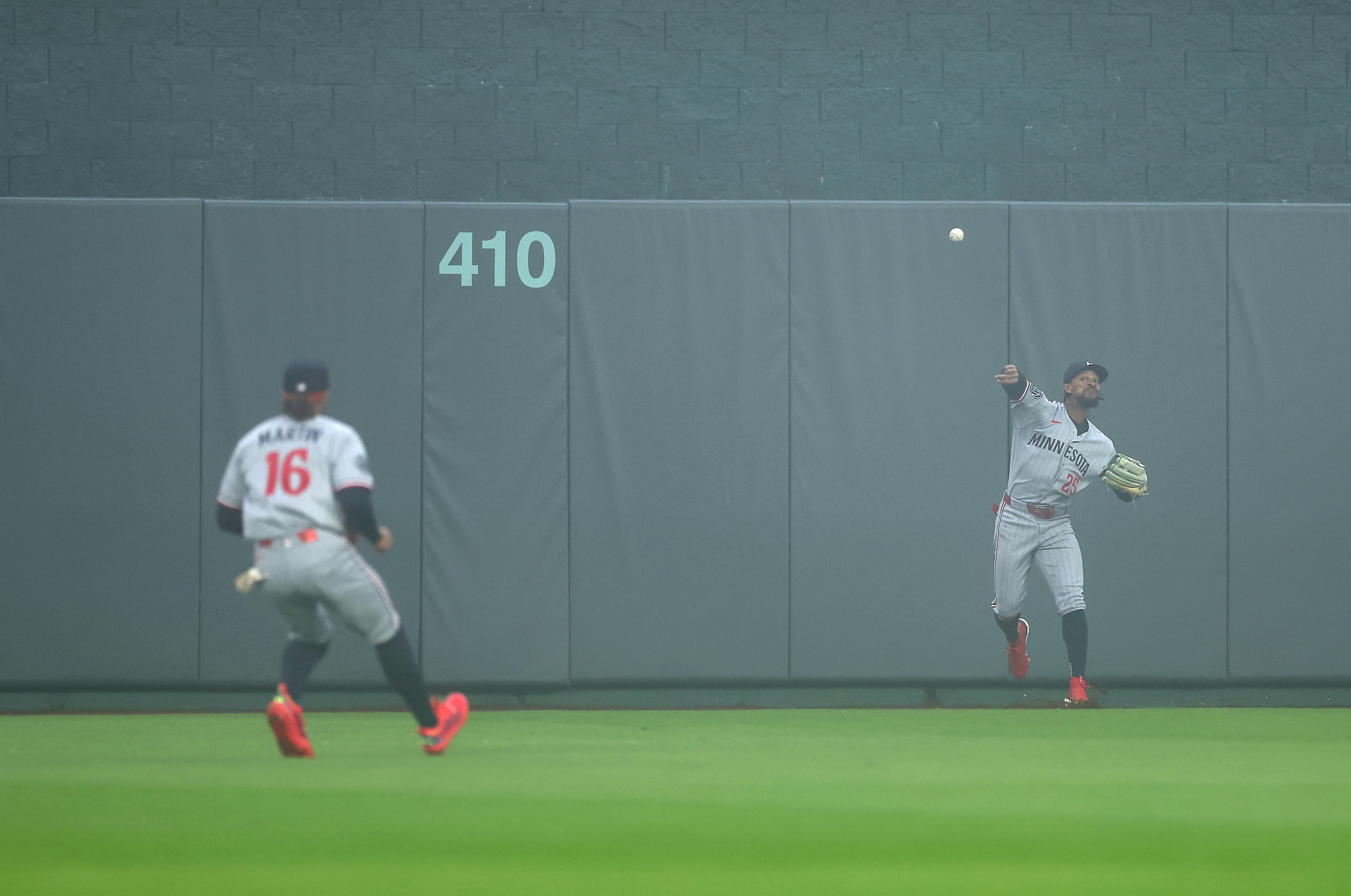 Royals 13, Twins 9: It wasn’t that close