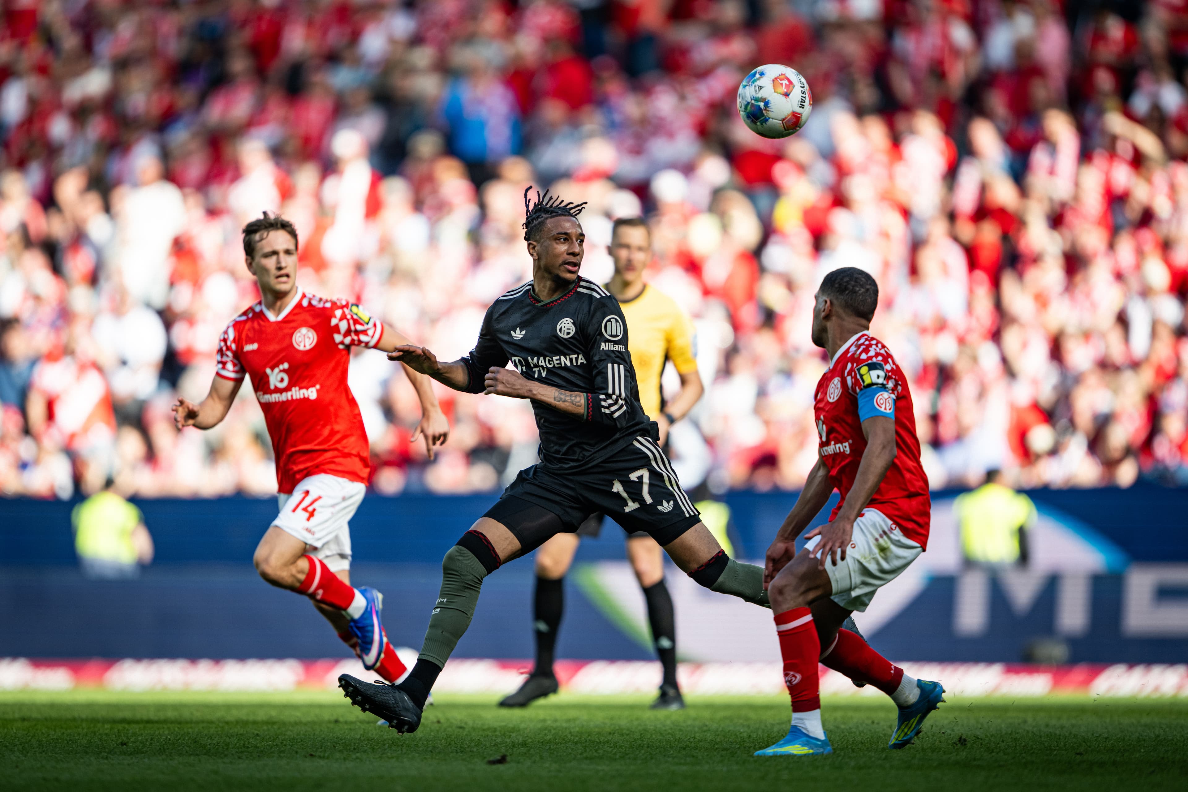 Bayern Munich coach Vincent Kompany in awe of Michael Olise’s curling shot