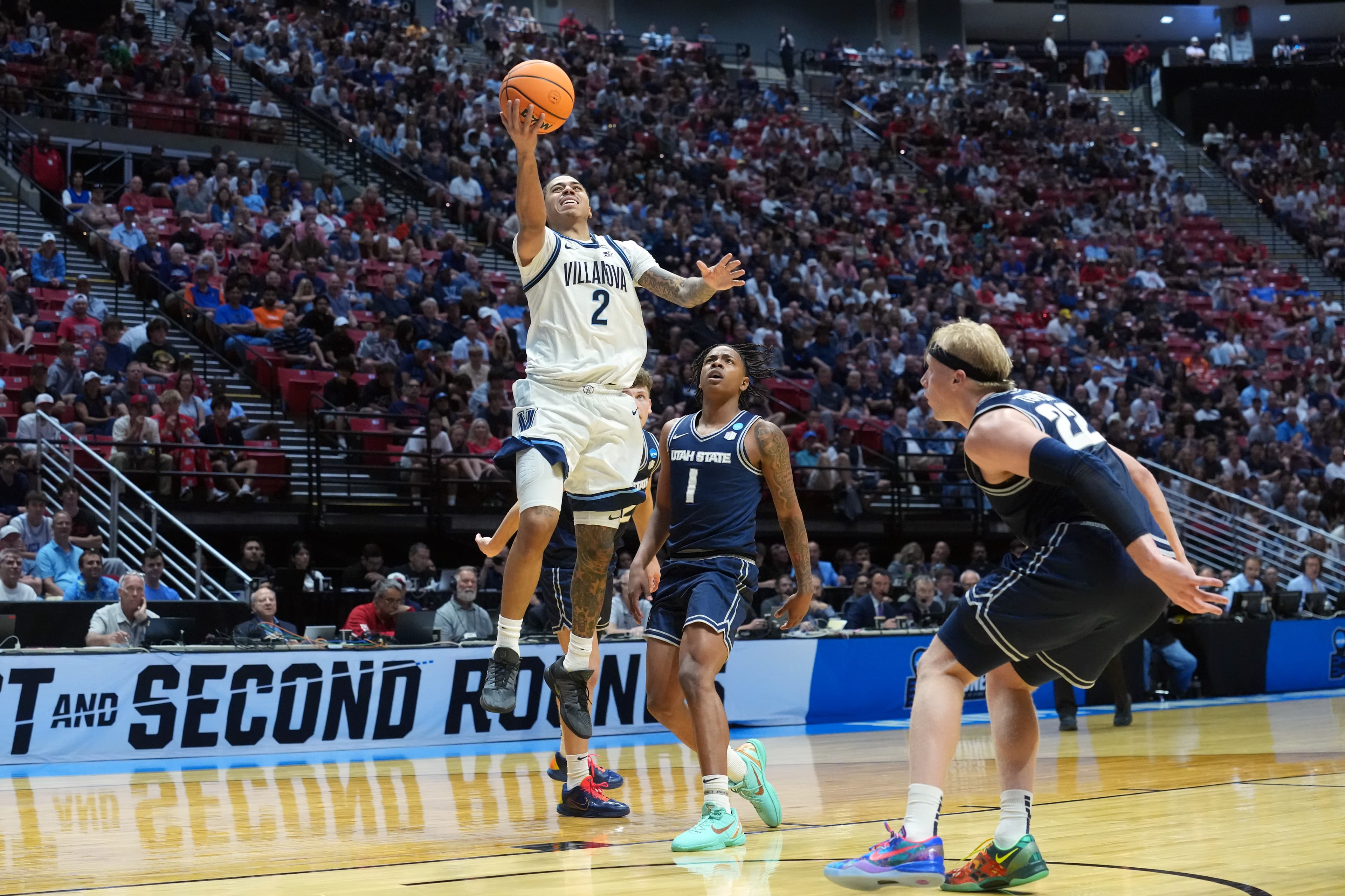 Double Trouble: Bryce Lindsay enters transfer portal