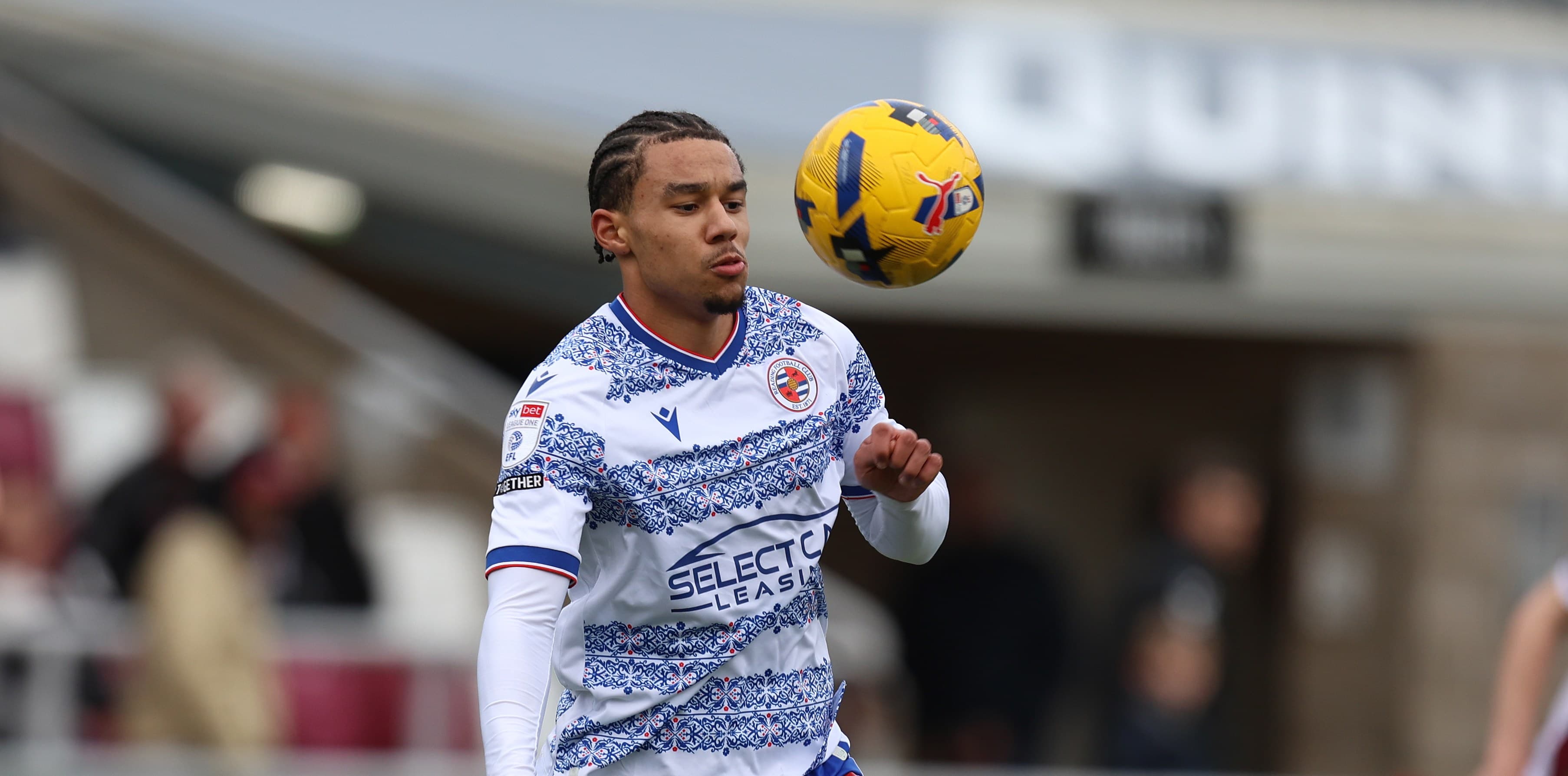 New Headline: Clash Escapes Touchline as Reading Triumphs 0-0 Over Plymouth