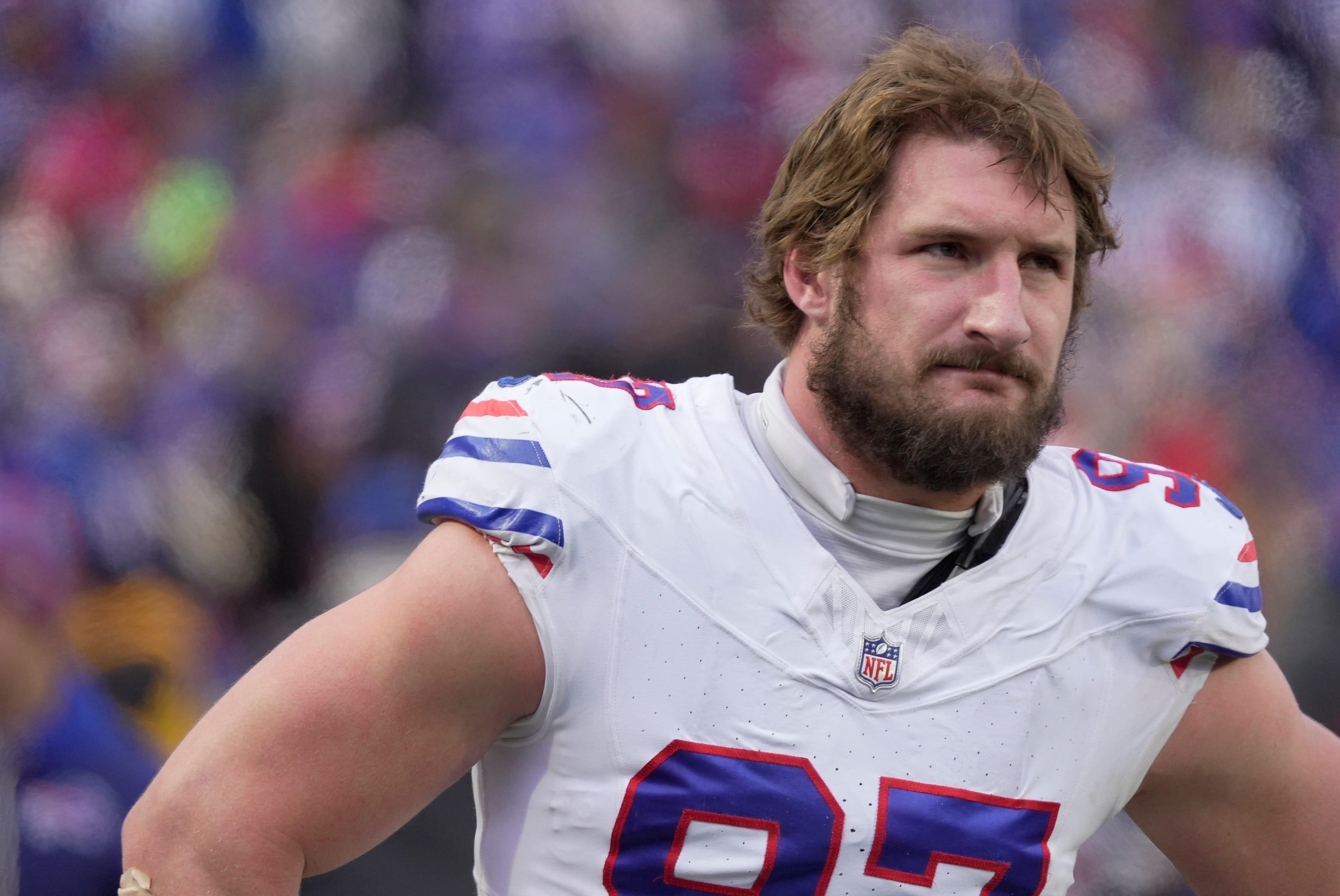 Should the Tennessee Titans sign another pass rusher?