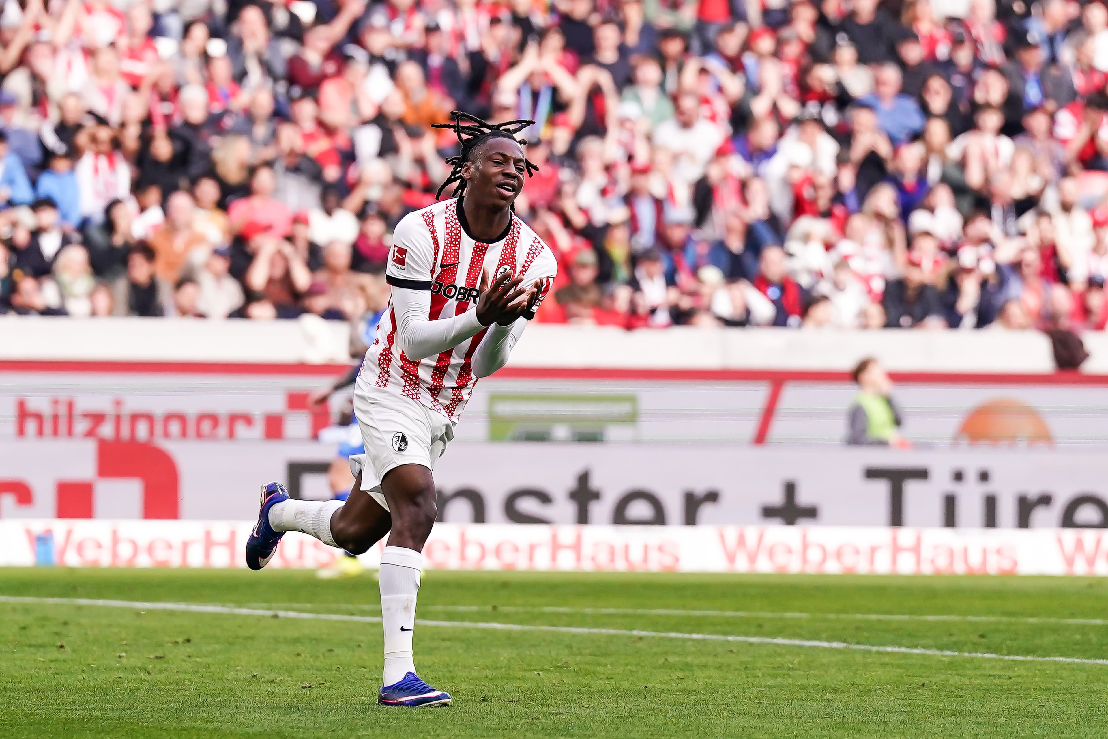 Report: Bayern Munich, PSG ‘keeping an eye’ on Freiburg’s Johan Manzambi